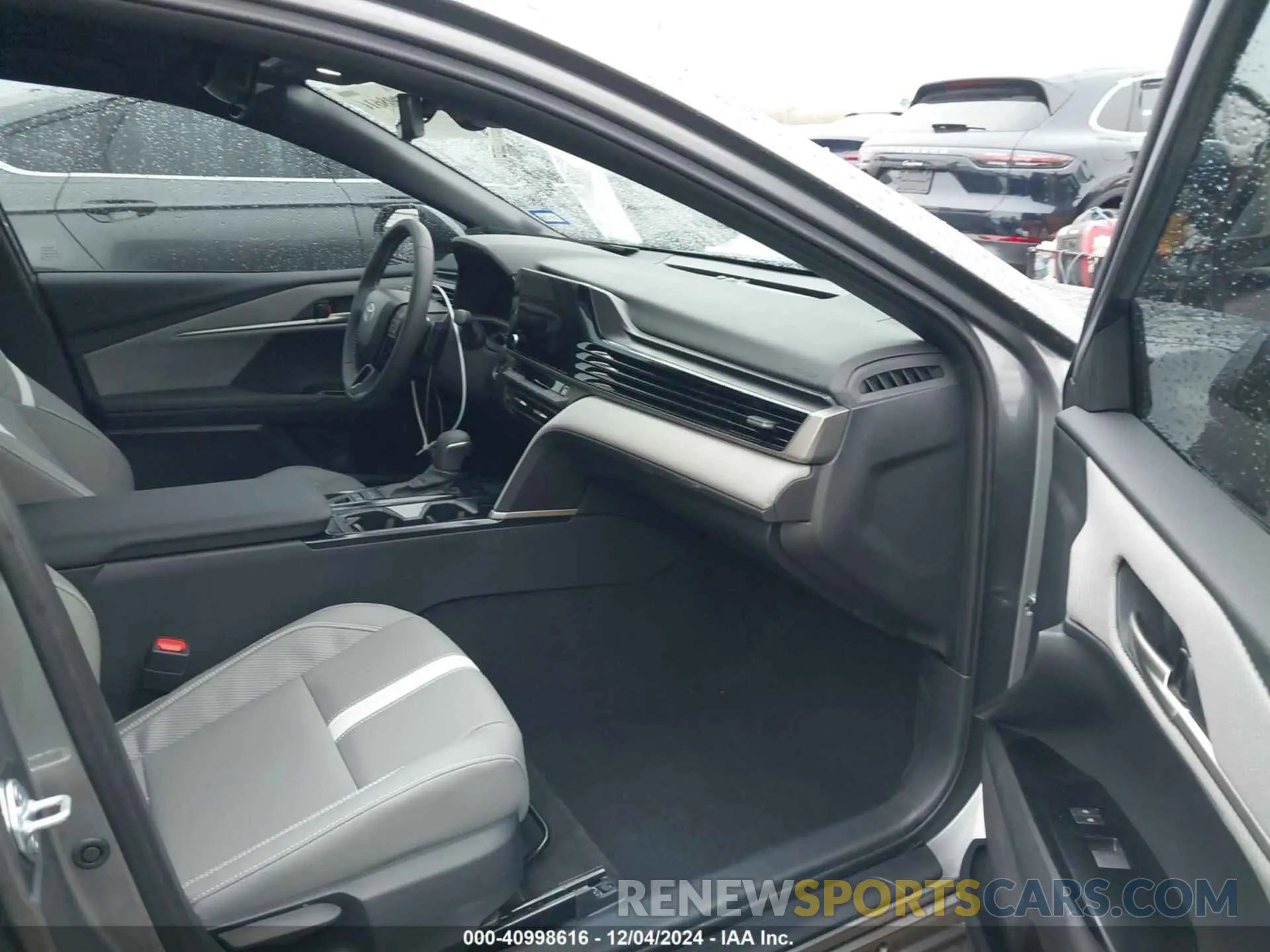 5 fotografías del automóvil dañado 4T1DAACK8SU543170 TOYOTA CAMRY 2025