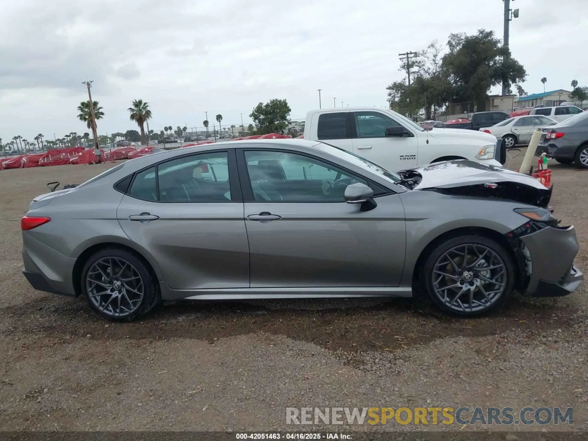 13 fotografías del automóvil dañado 4T1DAACK8SU571597 TOYOTA CAMRY 2025