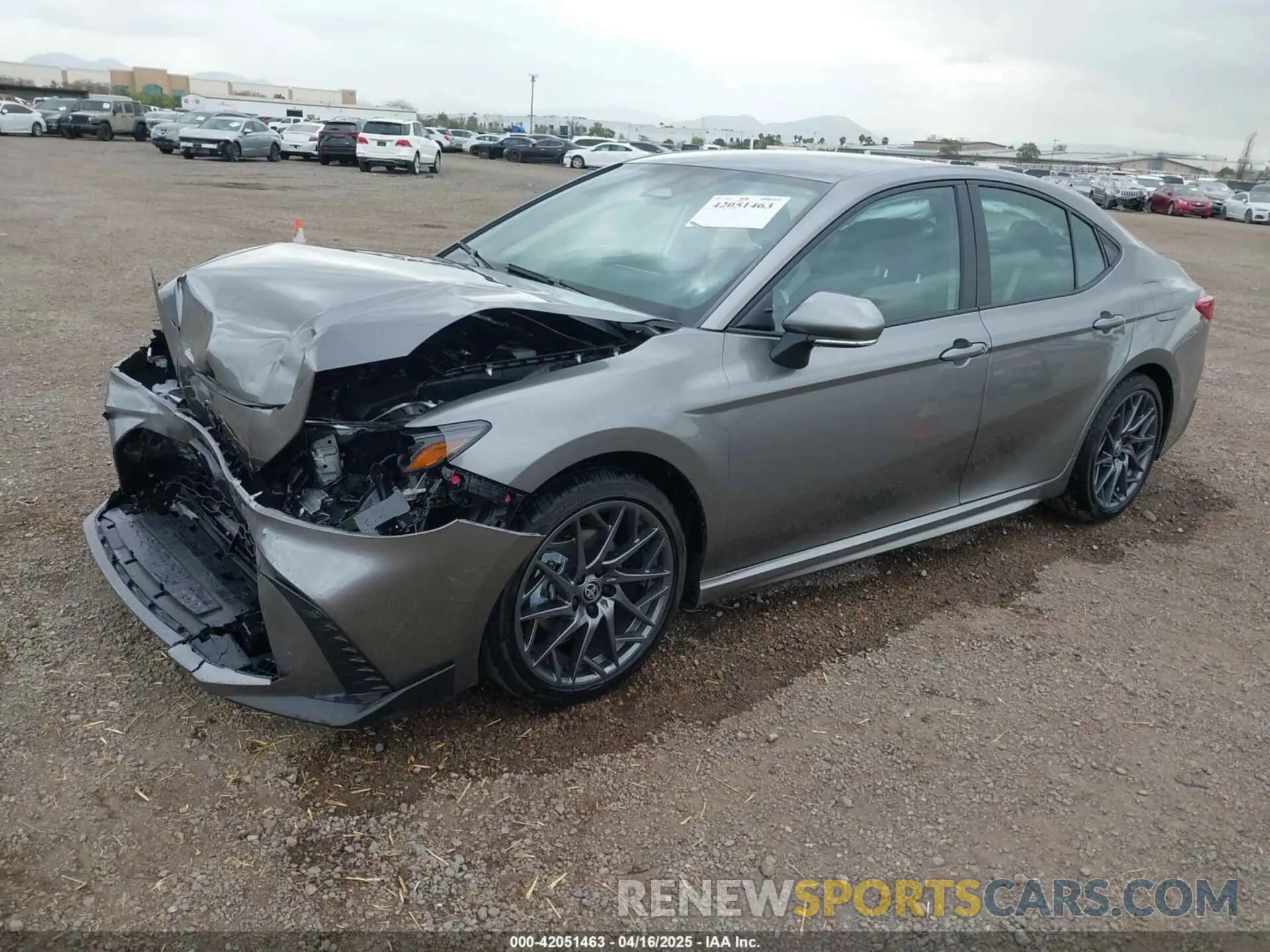 2 fotografías del automóvil dañado 4T1DAACK8SU571597 TOYOTA CAMRY 2025