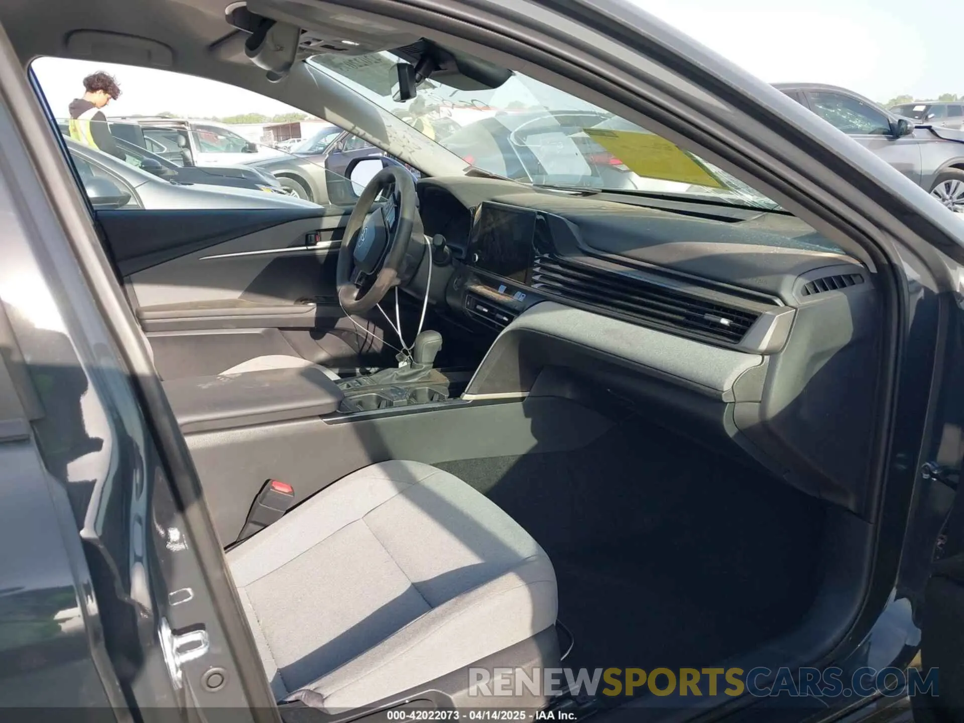5 fotografías del automóvil dañado 4T1DAACK8SU589548 TOYOTA CAMRY 2025