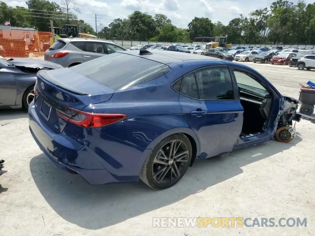 3 fotografías del automóvil dañado 4T1DAACK9SU000961 TOYOTA CAMRY 2025