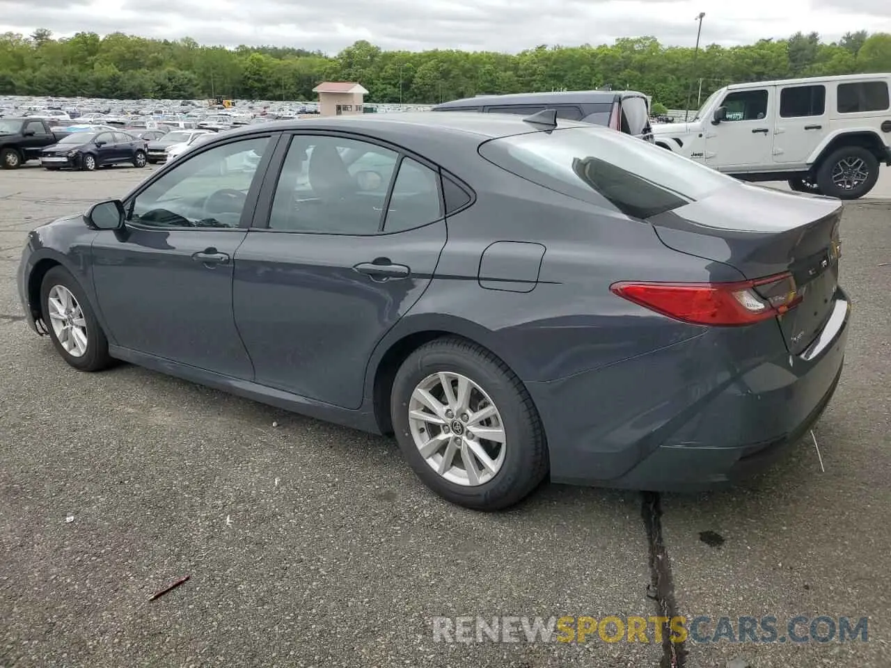 2 fotografías del automóvil dañado 4T1DAACK9SU004833 TOYOTA CAMRY 2025