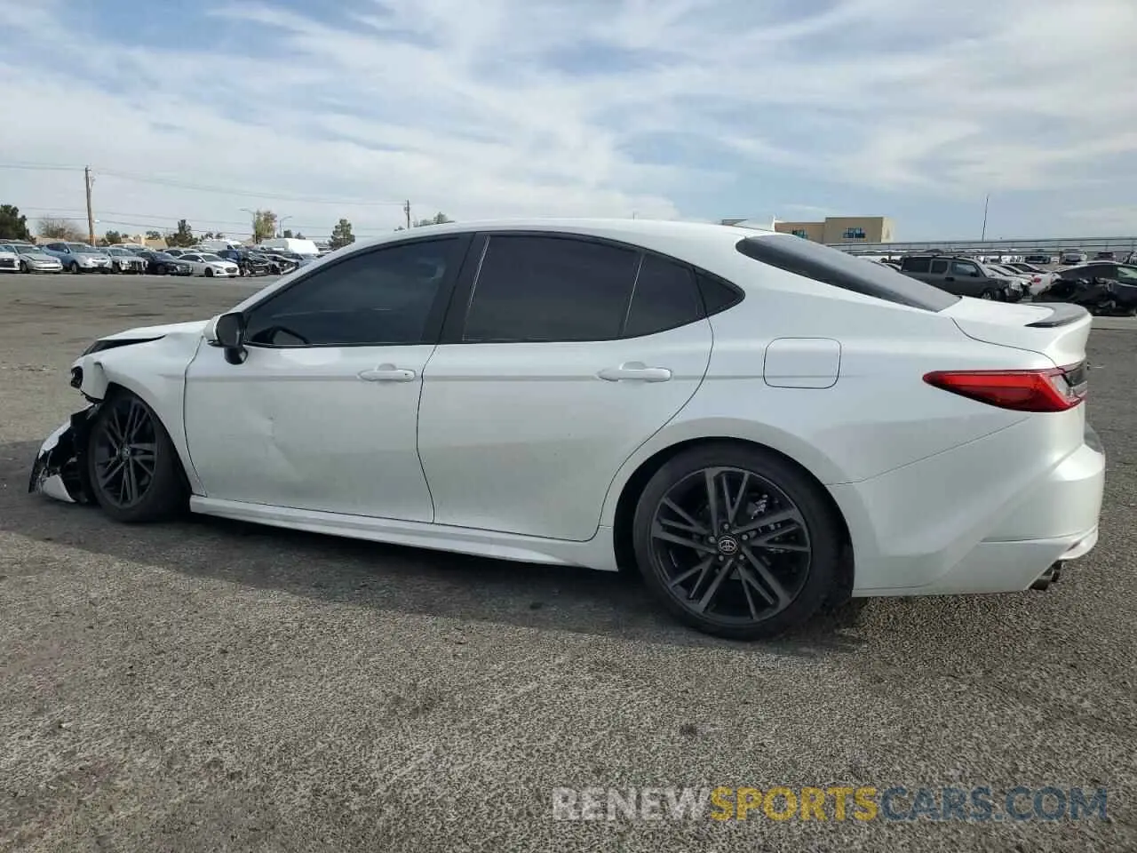 2 fotografías del automóvil dañado 4T1DAACK9SU016805 TOYOTA CAMRY 2025