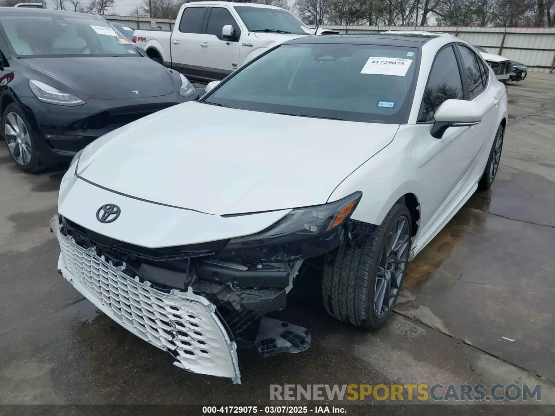 2 fotografías del automóvil dañado 4T1DAACK9SU018876 TOYOTA CAMRY 2025
