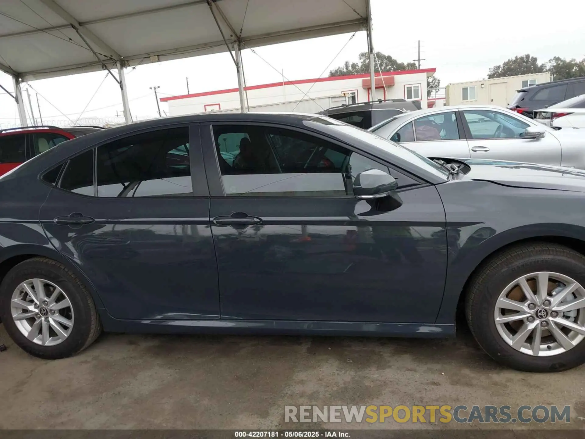 14 fotografías del automóvil dañado 4T1DAACK9SU043003 TOYOTA CAMRY 2025