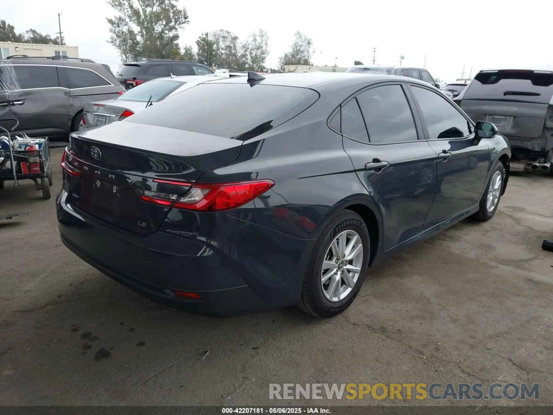 4 fotografías del automóvil dañado 4T1DAACK9SU043003 TOYOTA CAMRY 2025