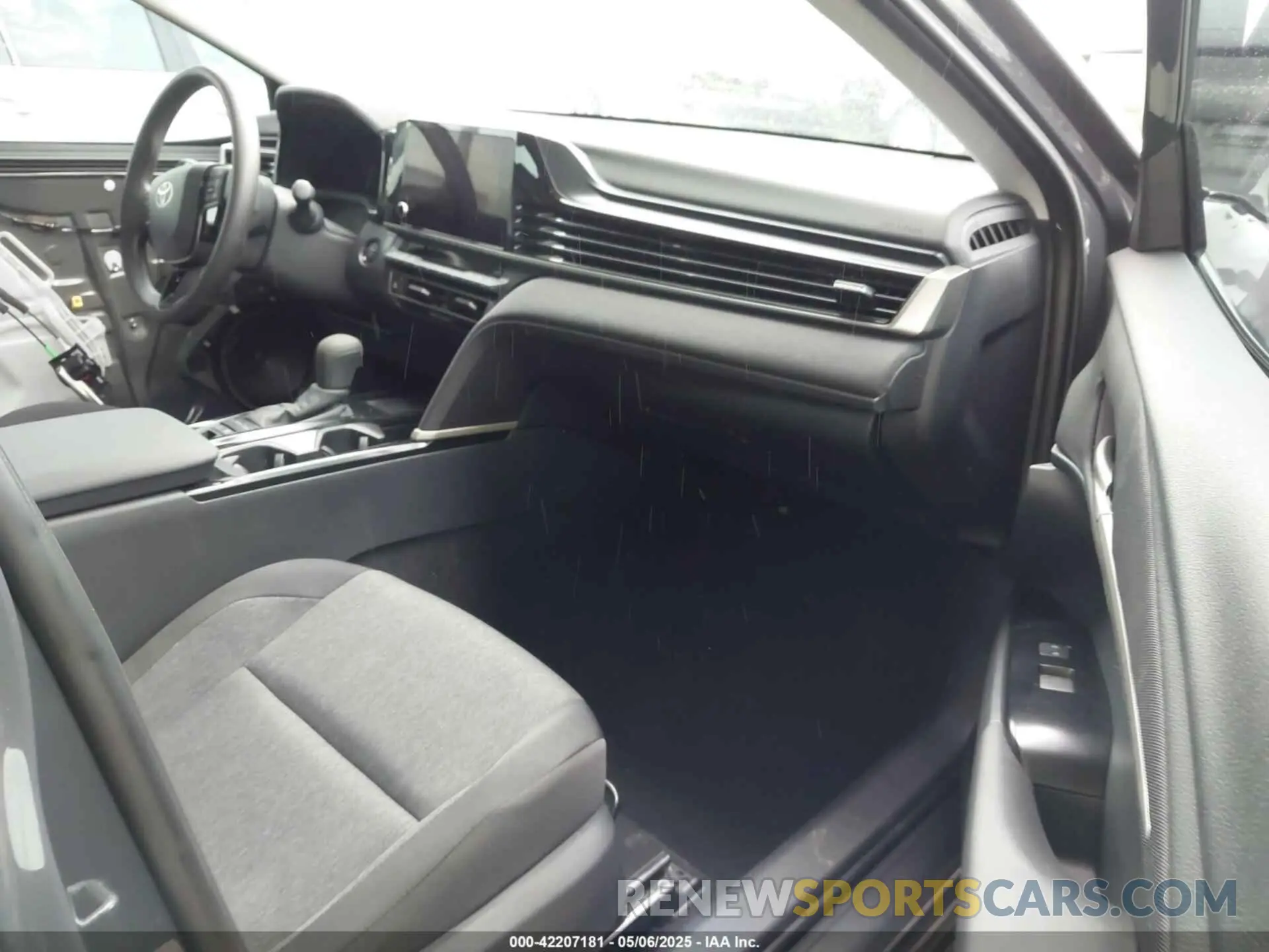 5 fotografías del automóvil dañado 4T1DAACK9SU043003 TOYOTA CAMRY 2025