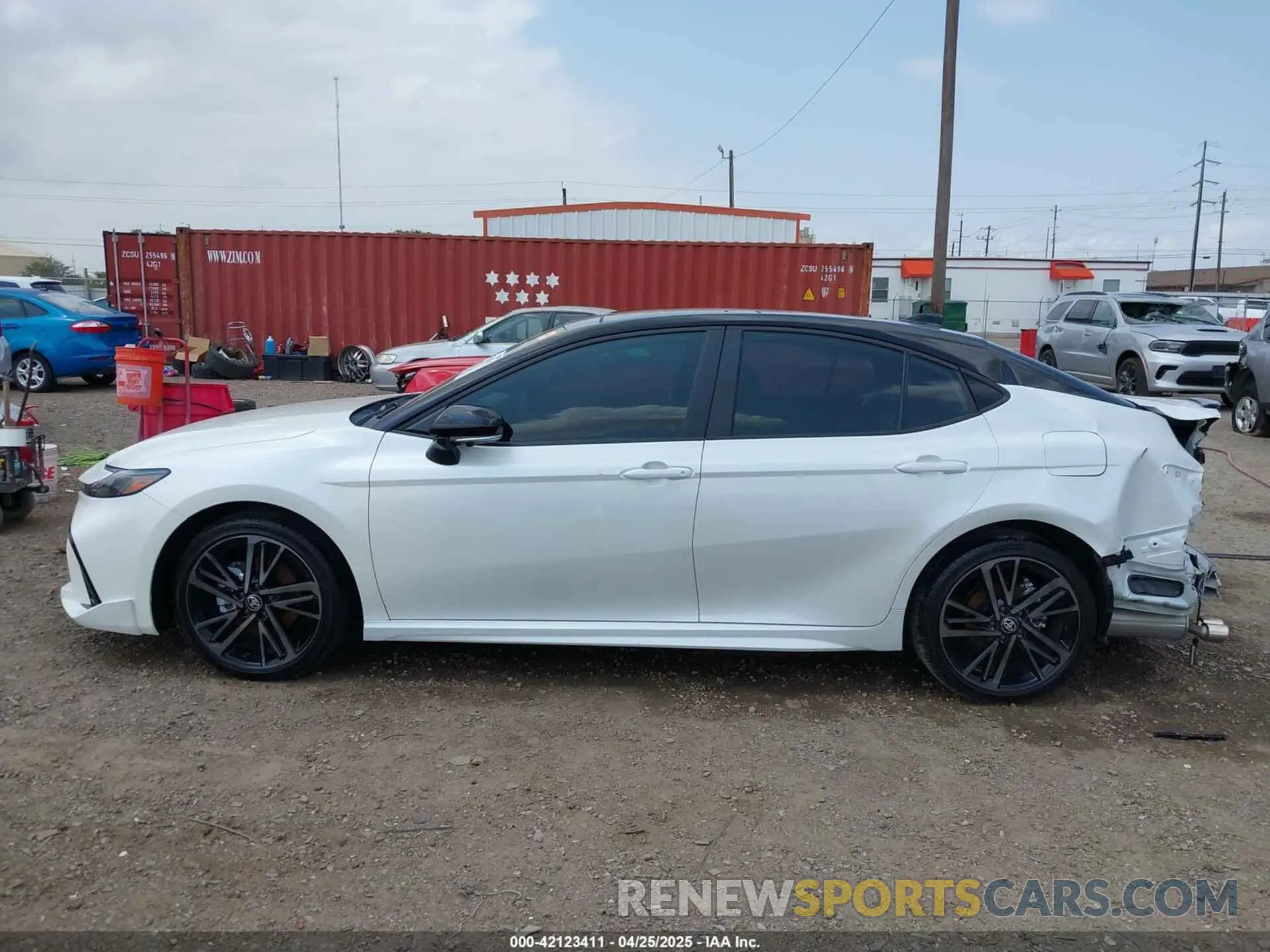 15 fotografías del automóvil dañado 4T1DAACK9SU057936 TOYOTA CAMRY 2025