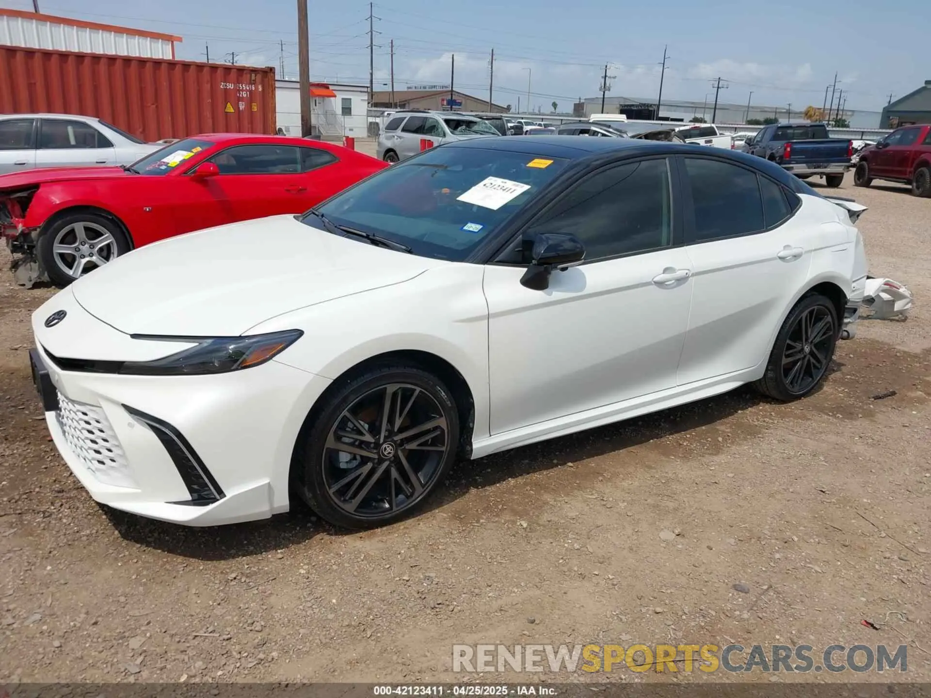 2 fotografías del automóvil dañado 4T1DAACK9SU057936 TOYOTA CAMRY 2025