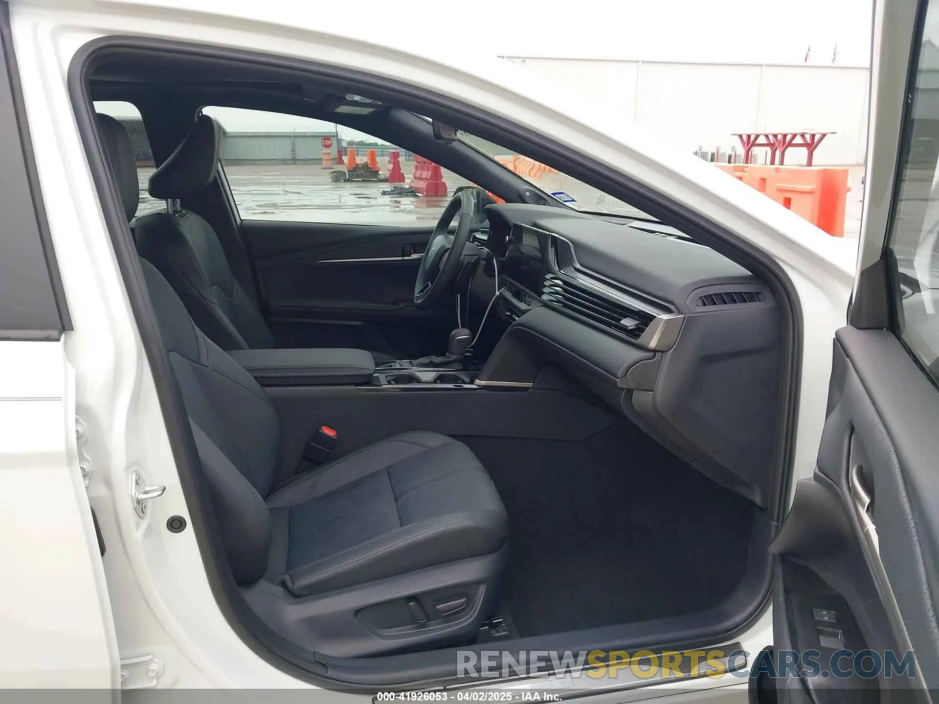 5 fotografías del automóvil dañado 4T1DAACK9SU084151 TOYOTA CAMRY 2025