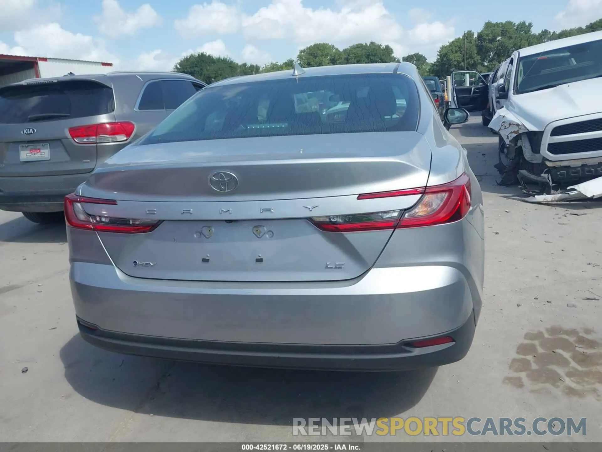 16 fotografías del automóvil dañado 4T1DAACK9SU089513 TOYOTA CAMRY 2025