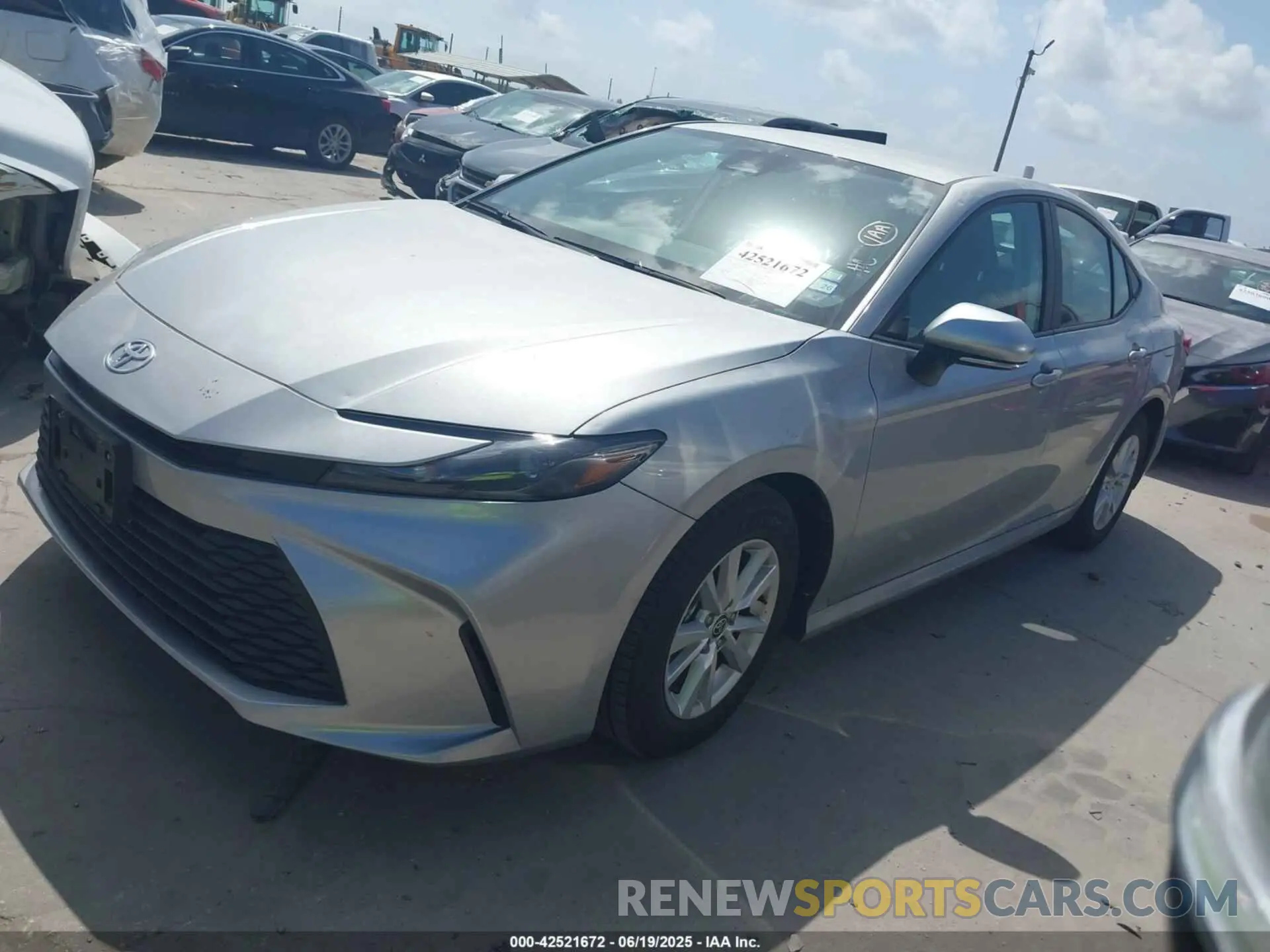 2 fotografías del automóvil dañado 4T1DAACK9SU089513 TOYOTA CAMRY 2025