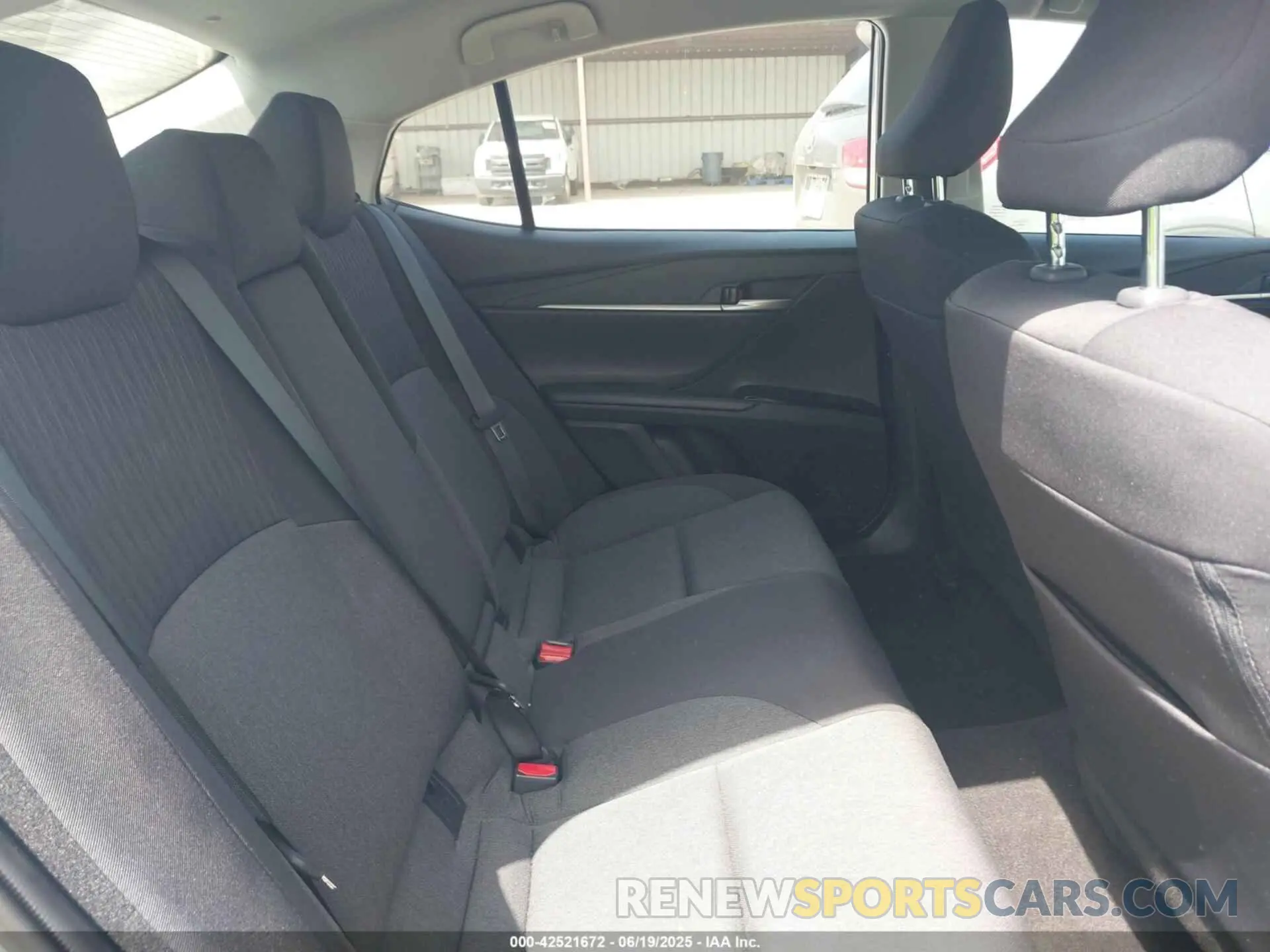 8 fotografías del automóvil dañado 4T1DAACK9SU089513 TOYOTA CAMRY 2025