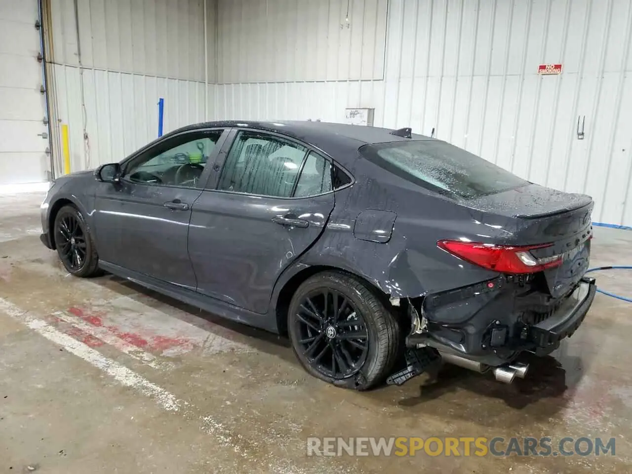 2 fotografías del automóvil dañado 4T1DAACK9SU504295 TOYOTA CAMRY 2025
