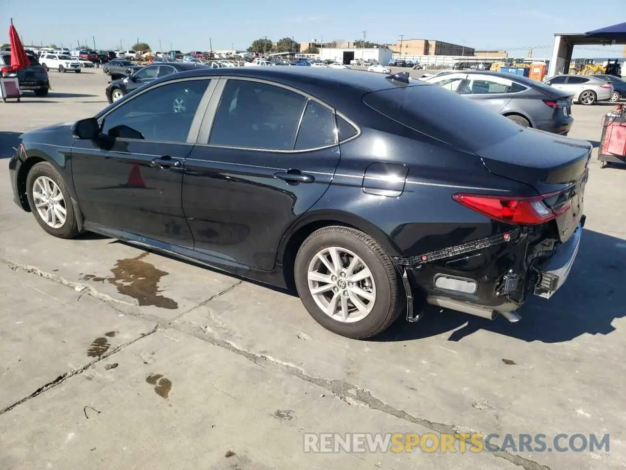 2 fotografías del automóvil dañado 4T1DAACK9SU508072 TOYOTA CAMRY 2025