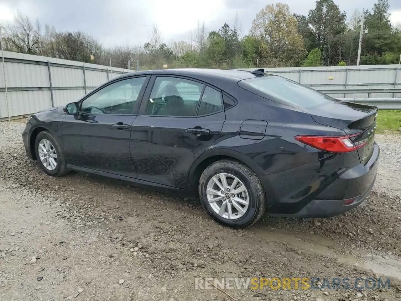2 fotografías del automóvil dañado 4T1DAACK9SU508721 TOYOTA CAMRY 2025