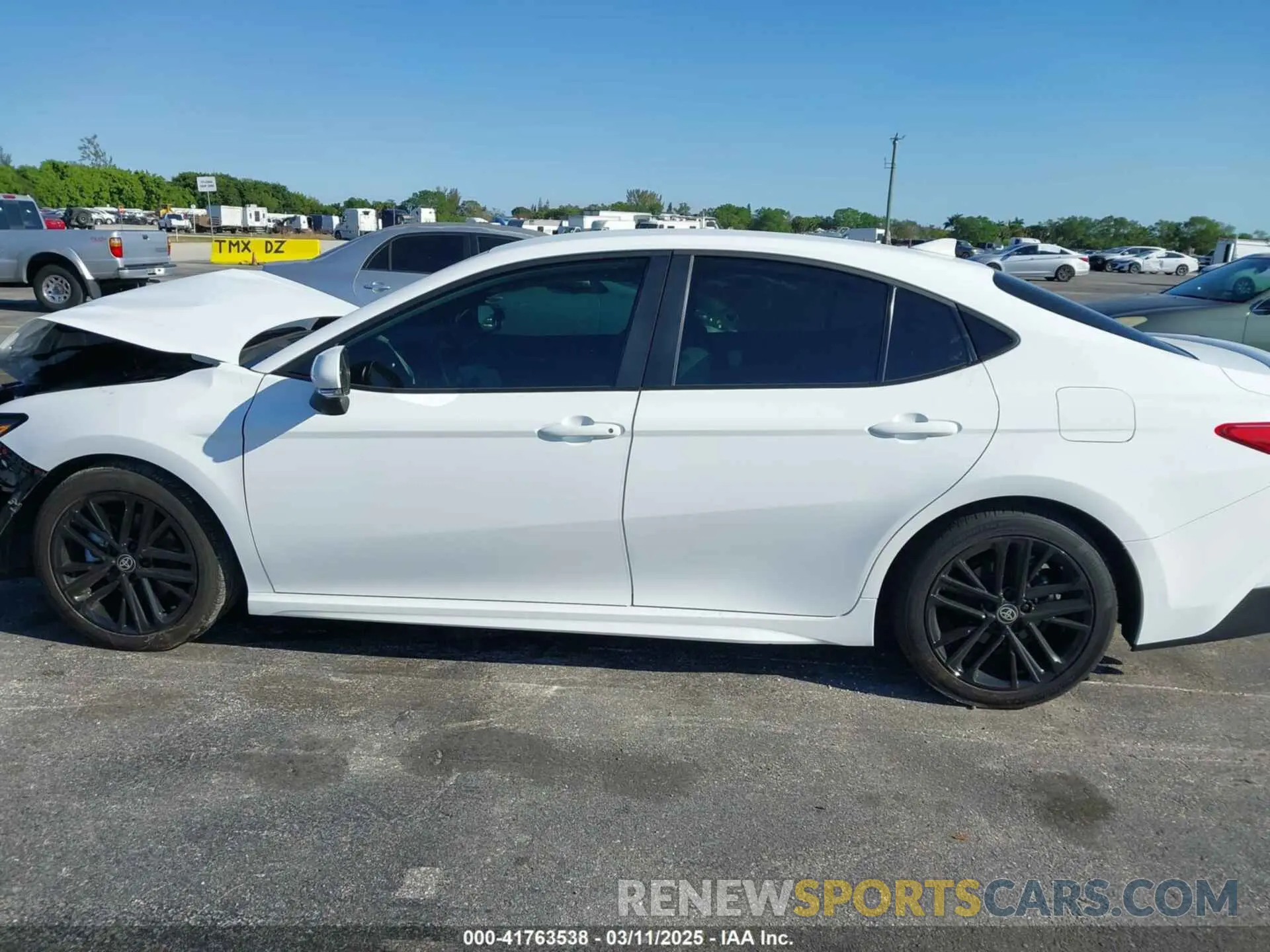 14 fotografías del automóvil dañado 4T1DAACK9SU517144 TOYOTA CAMRY 2025