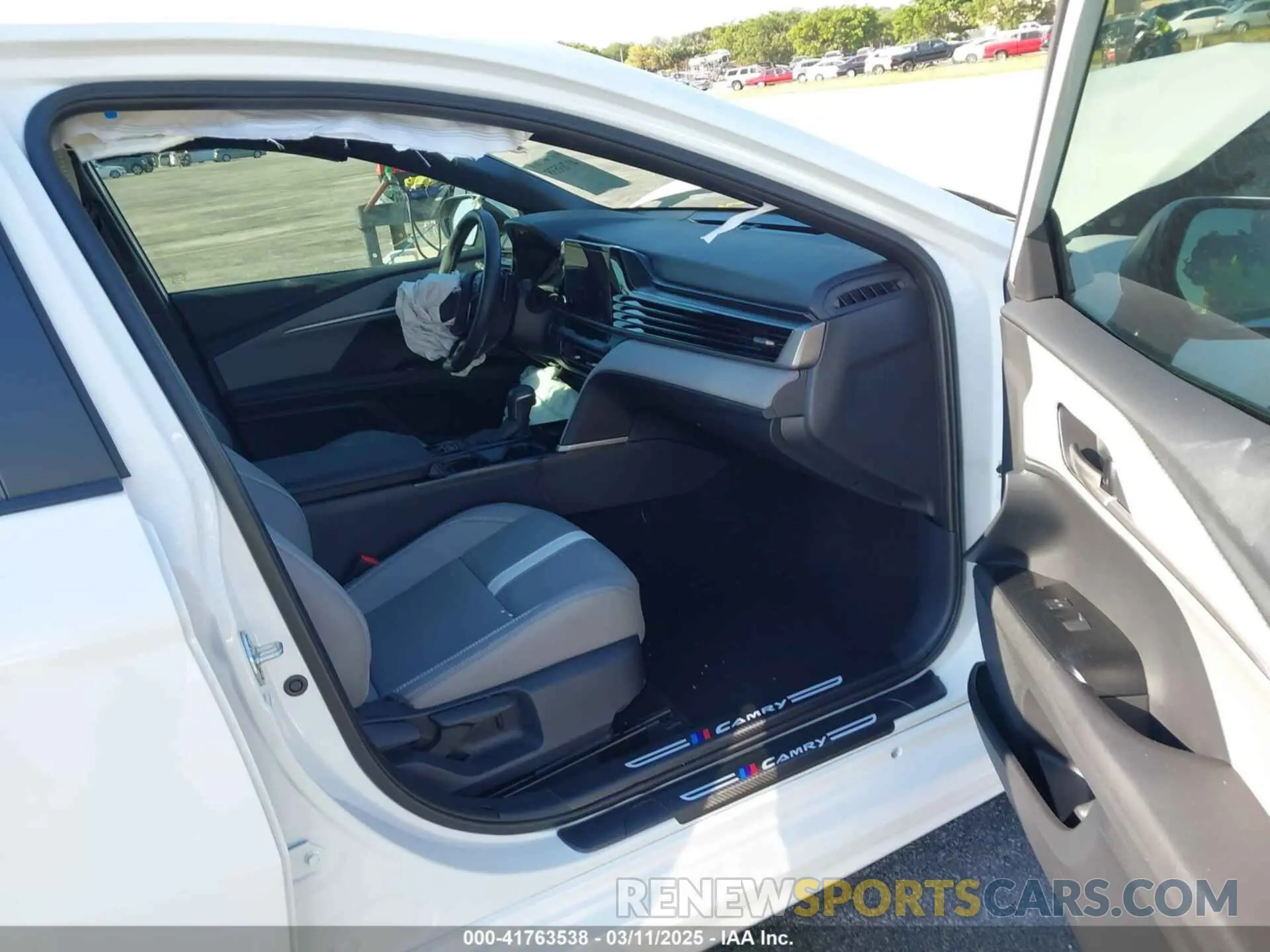 5 fotografías del automóvil dañado 4T1DAACK9SU517144 TOYOTA CAMRY 2025