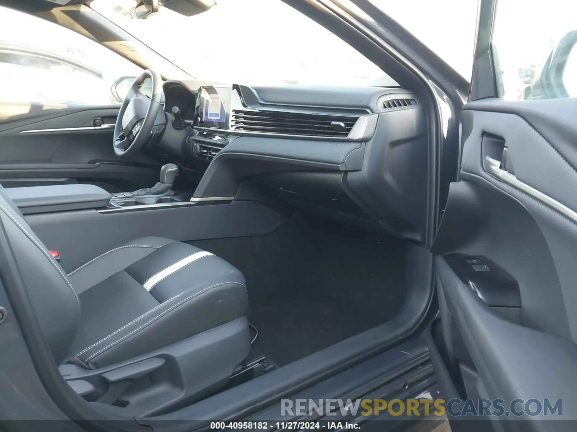 5 fotografías del automóvil dañado 4T1DAACK9SU520593 TOYOTA CAMRY 2025