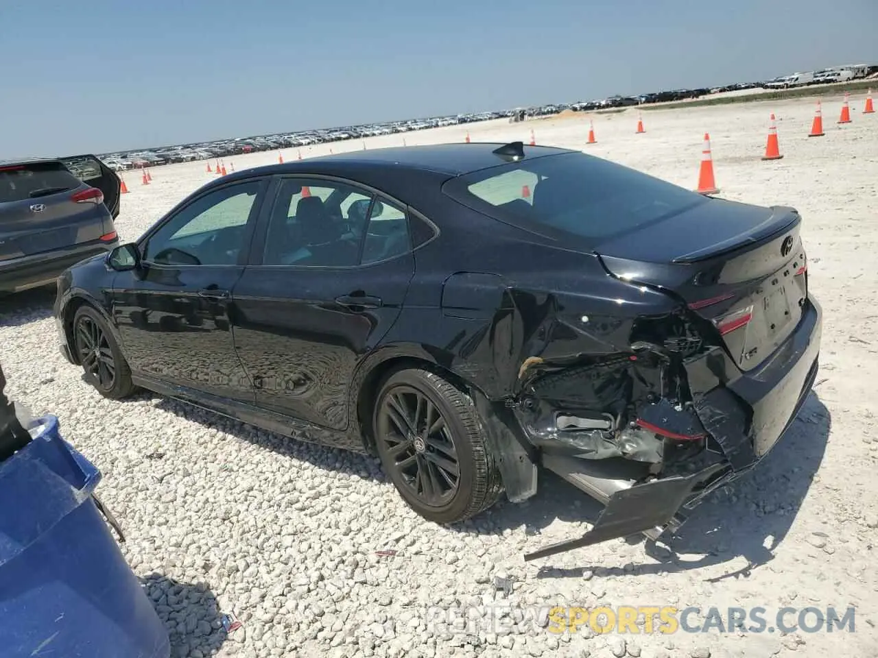 2 fotografías del automóvil dañado 4T1DAACK9SU533831 TOYOTA CAMRY 2025
