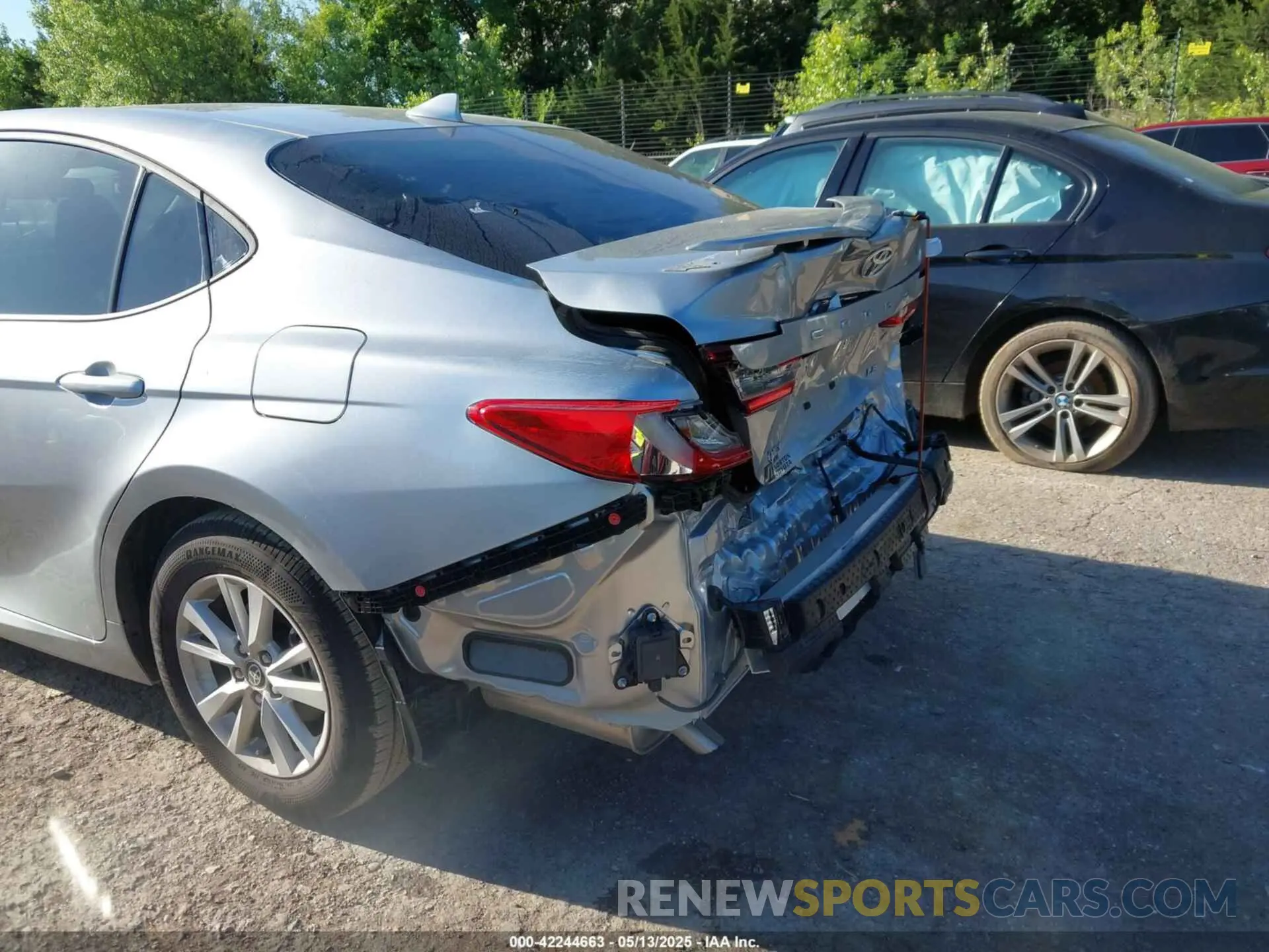 12 fotografías del automóvil dañado 4T1DAACK9SU560009 TOYOTA CAMRY 2025