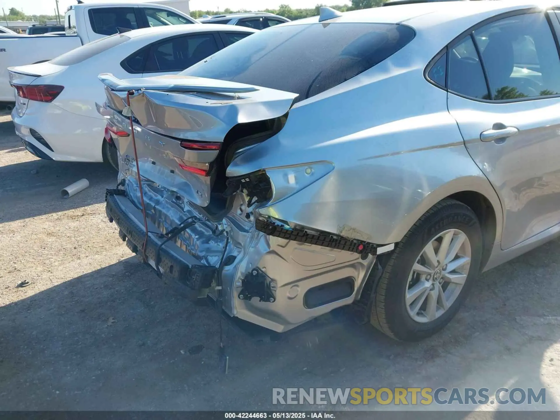 13 fotografías del automóvil dañado 4T1DAACK9SU560009 TOYOTA CAMRY 2025