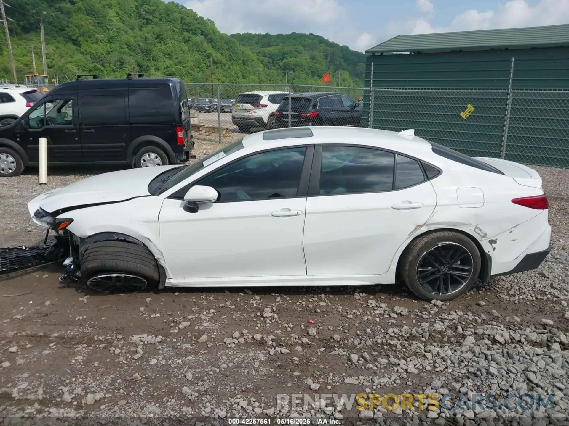 13 fotografías del automóvil dañado 4T1DAACK9SU582804 TOYOTA CAMRY 2025