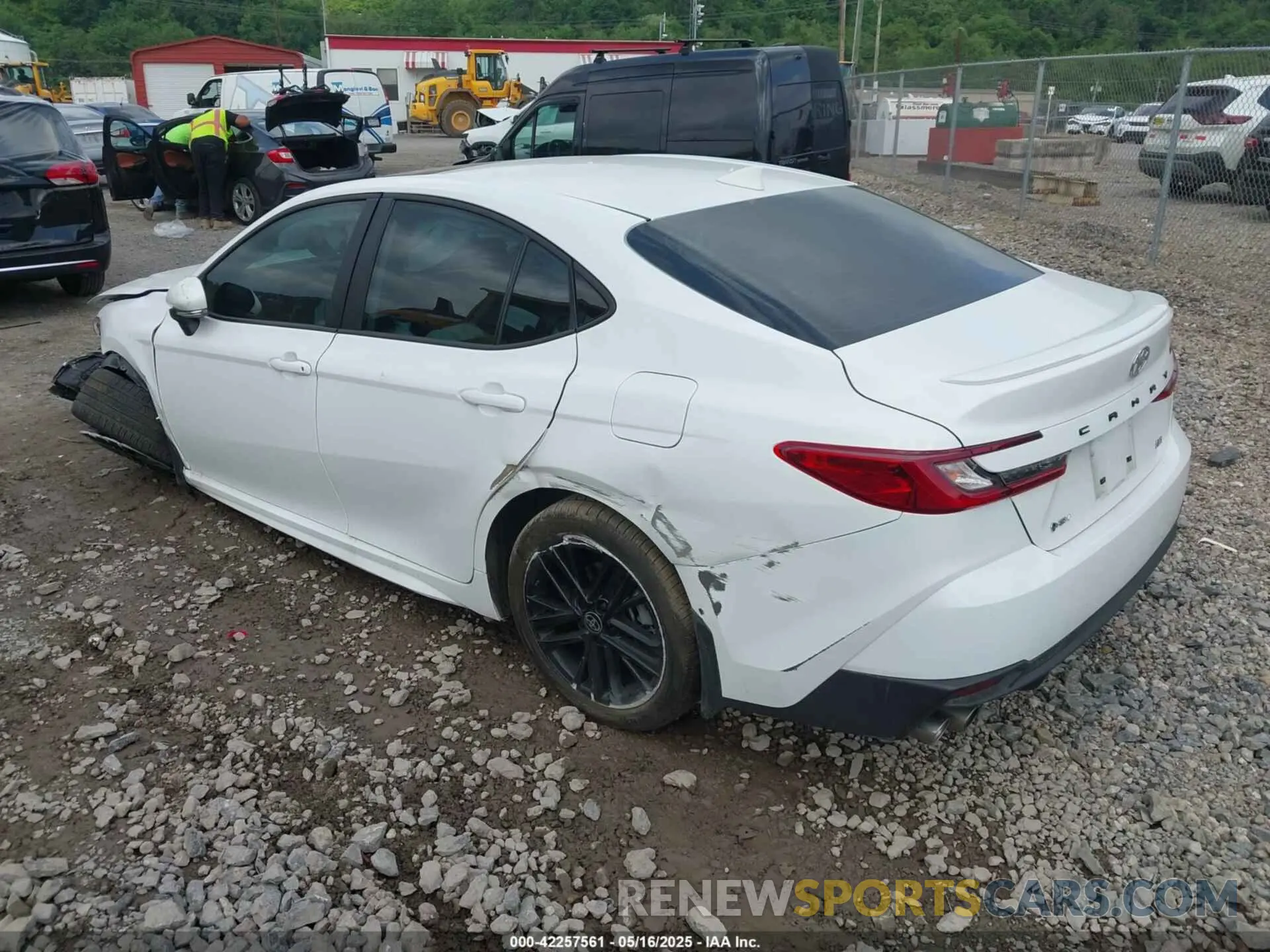 3 fotografías del automóvil dañado 4T1DAACK9SU582804 TOYOTA CAMRY 2025