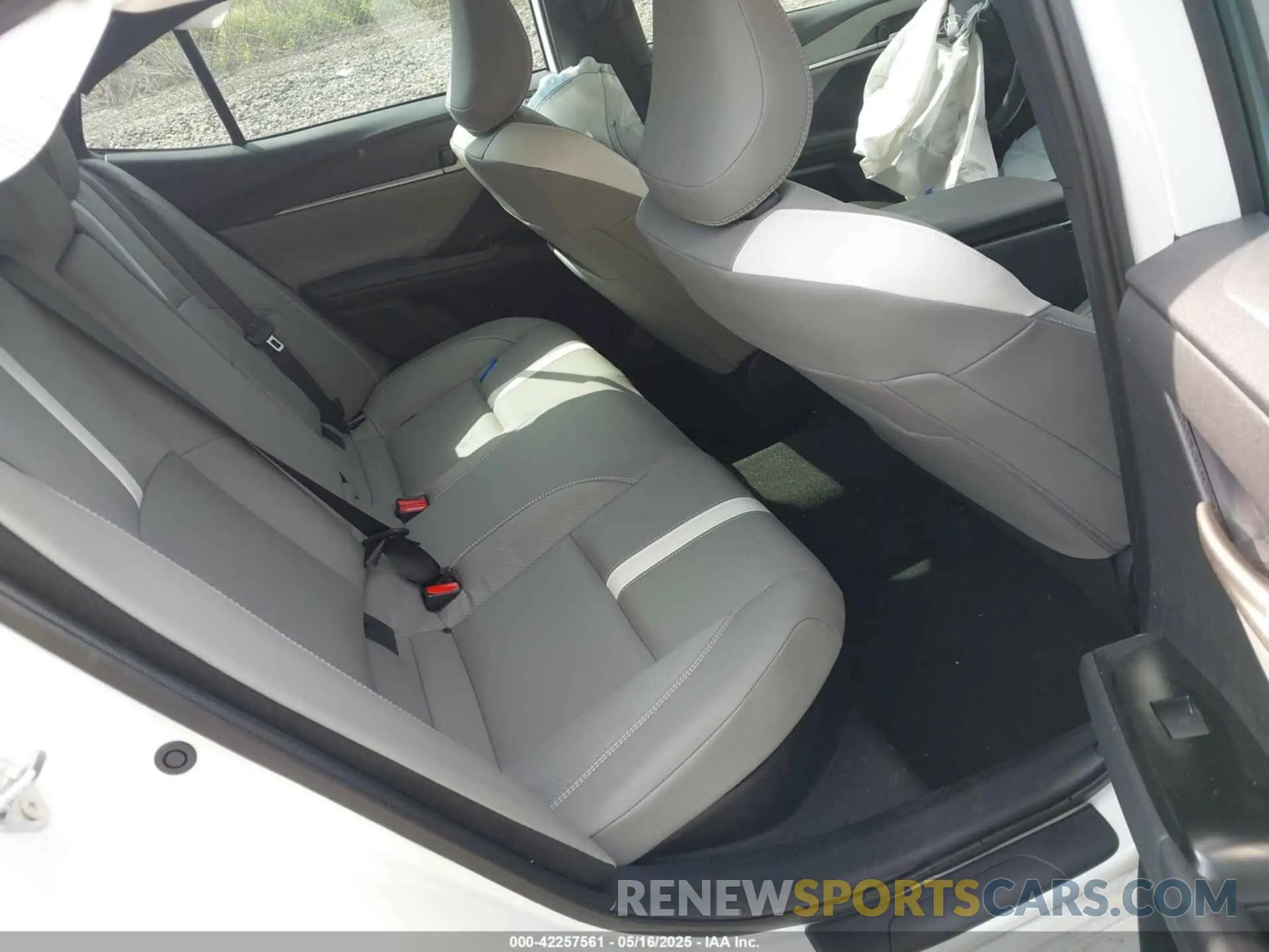 8 fotografías del automóvil dañado 4T1DAACK9SU582804 TOYOTA CAMRY 2025