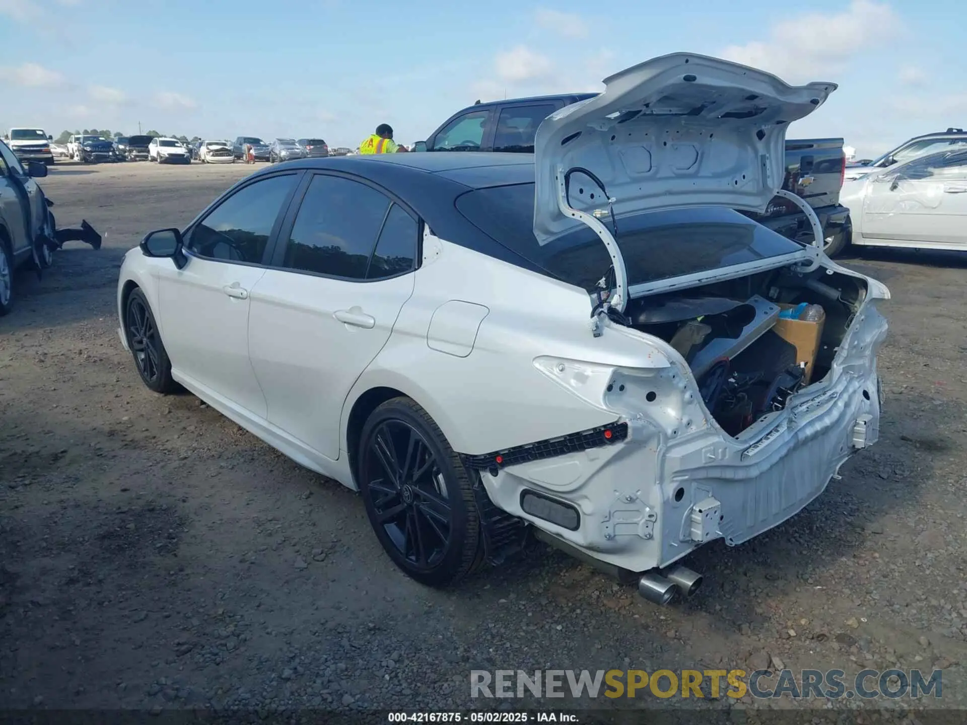 3 fotografías del automóvil dañado 4T1DAACKXSU032799 TOYOTA CAMRY 2025