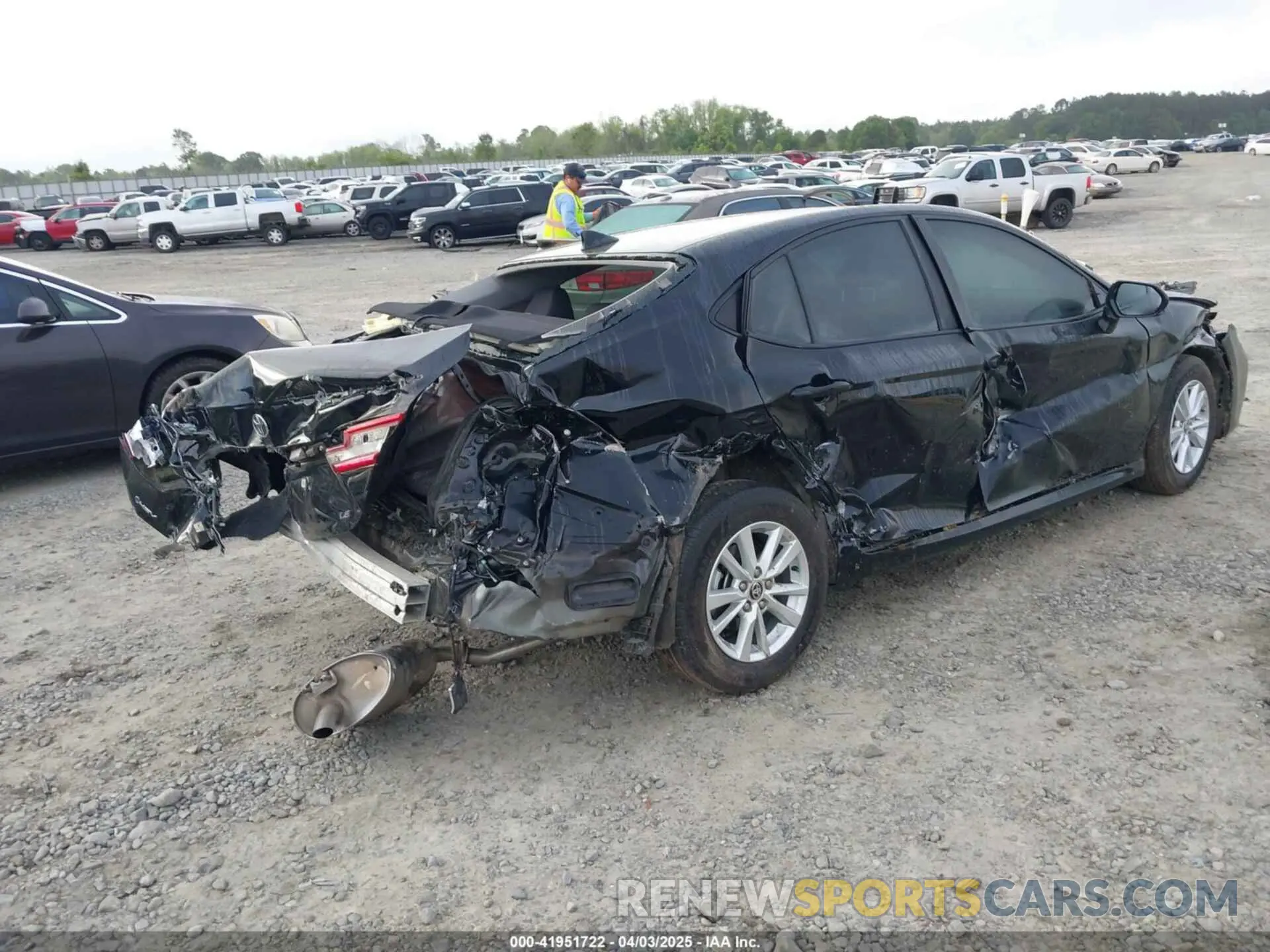 4 fotografías del automóvil dañado 4T1DAACKXSU044273 TOYOTA CAMRY 2025