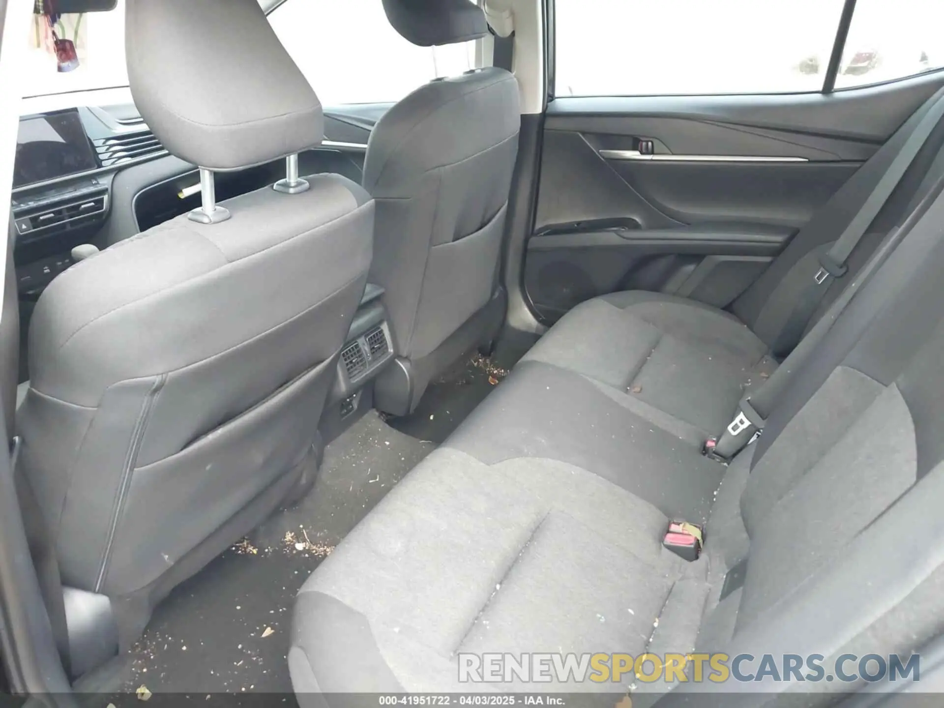 8 fotografías del automóvil dañado 4T1DAACKXSU044273 TOYOTA CAMRY 2025
