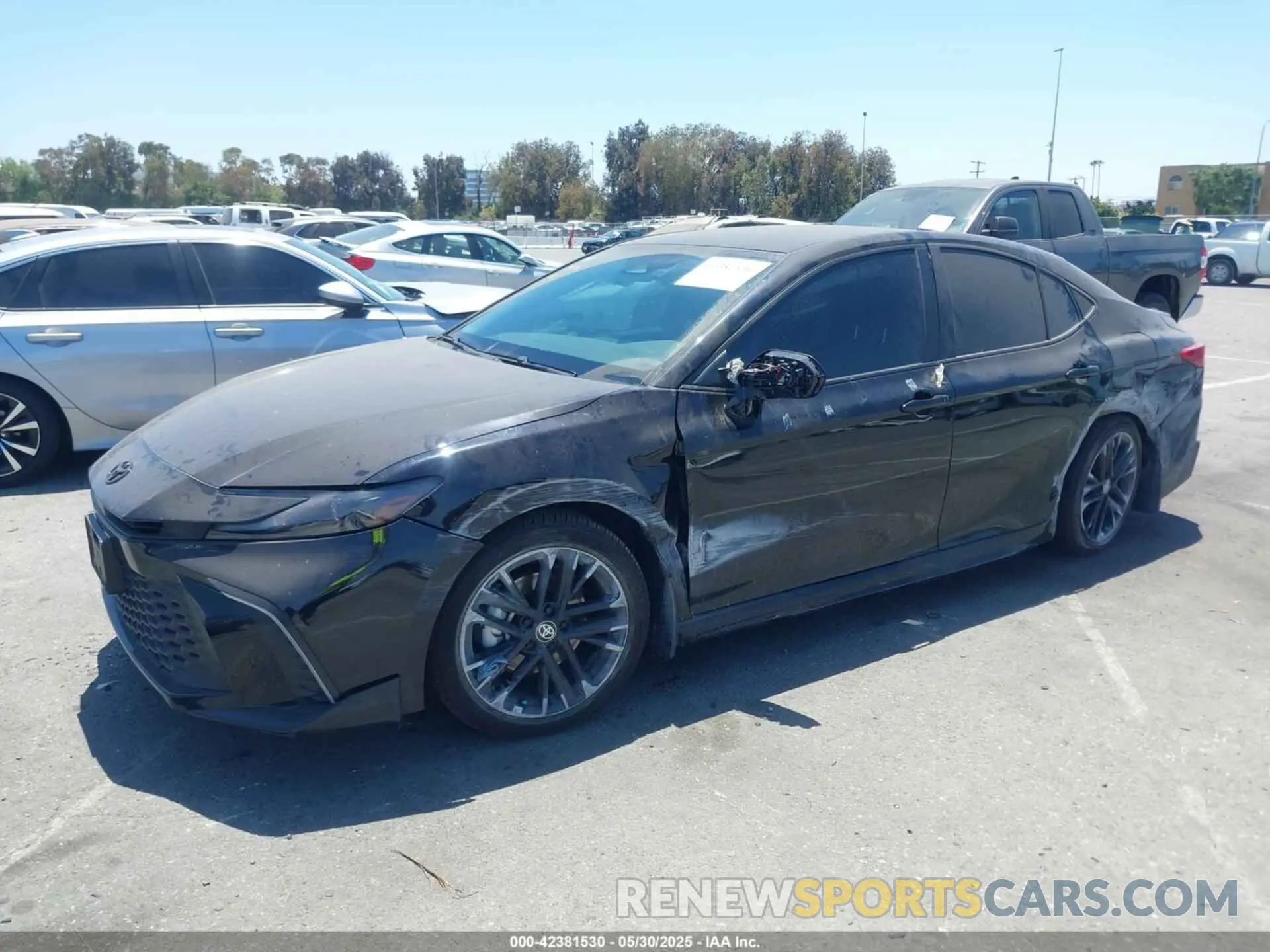 2 fotografías del automóvil dañado 4T1DAACKXSU058108 TOYOTA CAMRY 2025