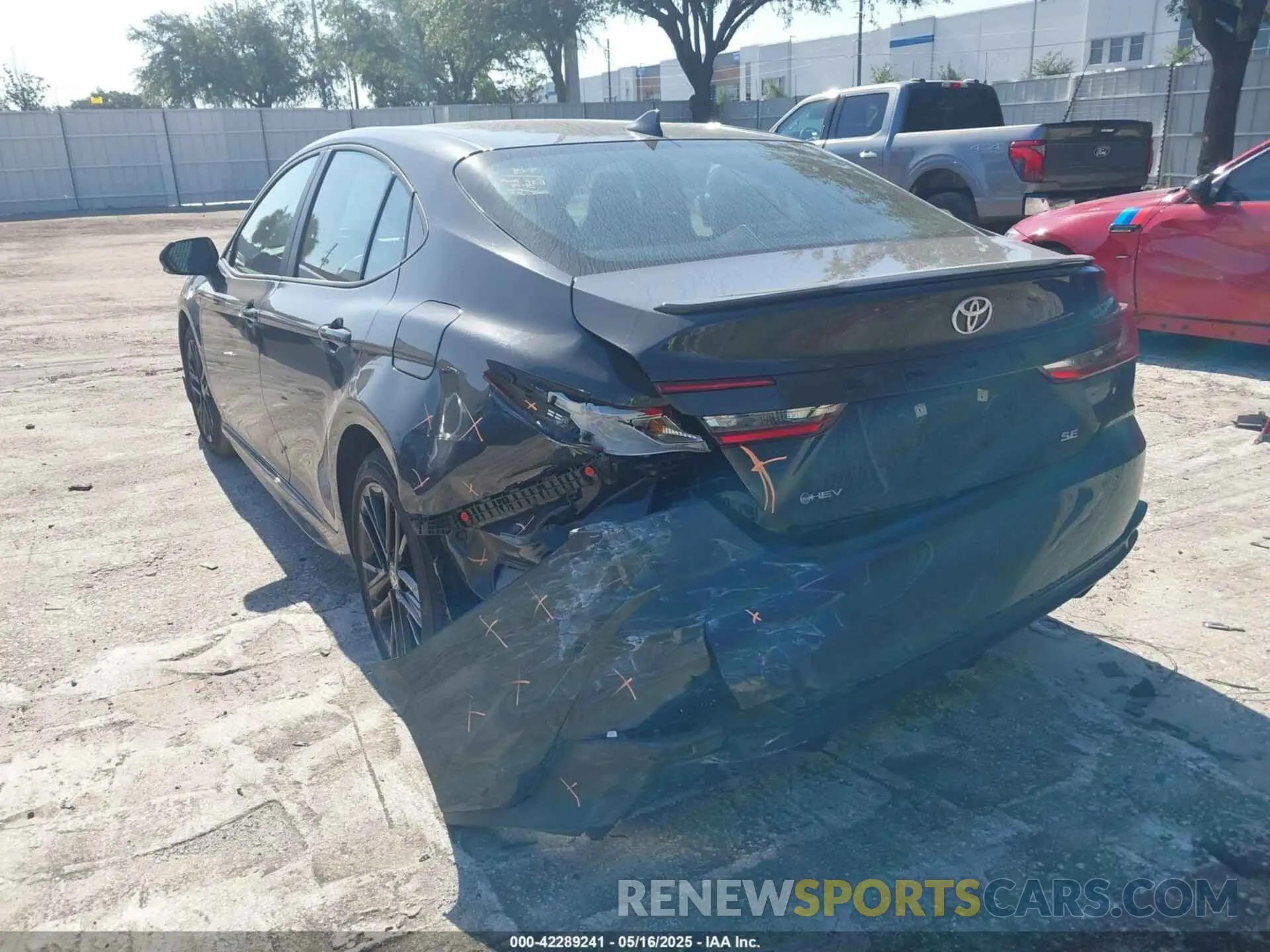 3 fotografías del automóvil dañado 4T1DAACKXSU060912 TOYOTA CAMRY 2025