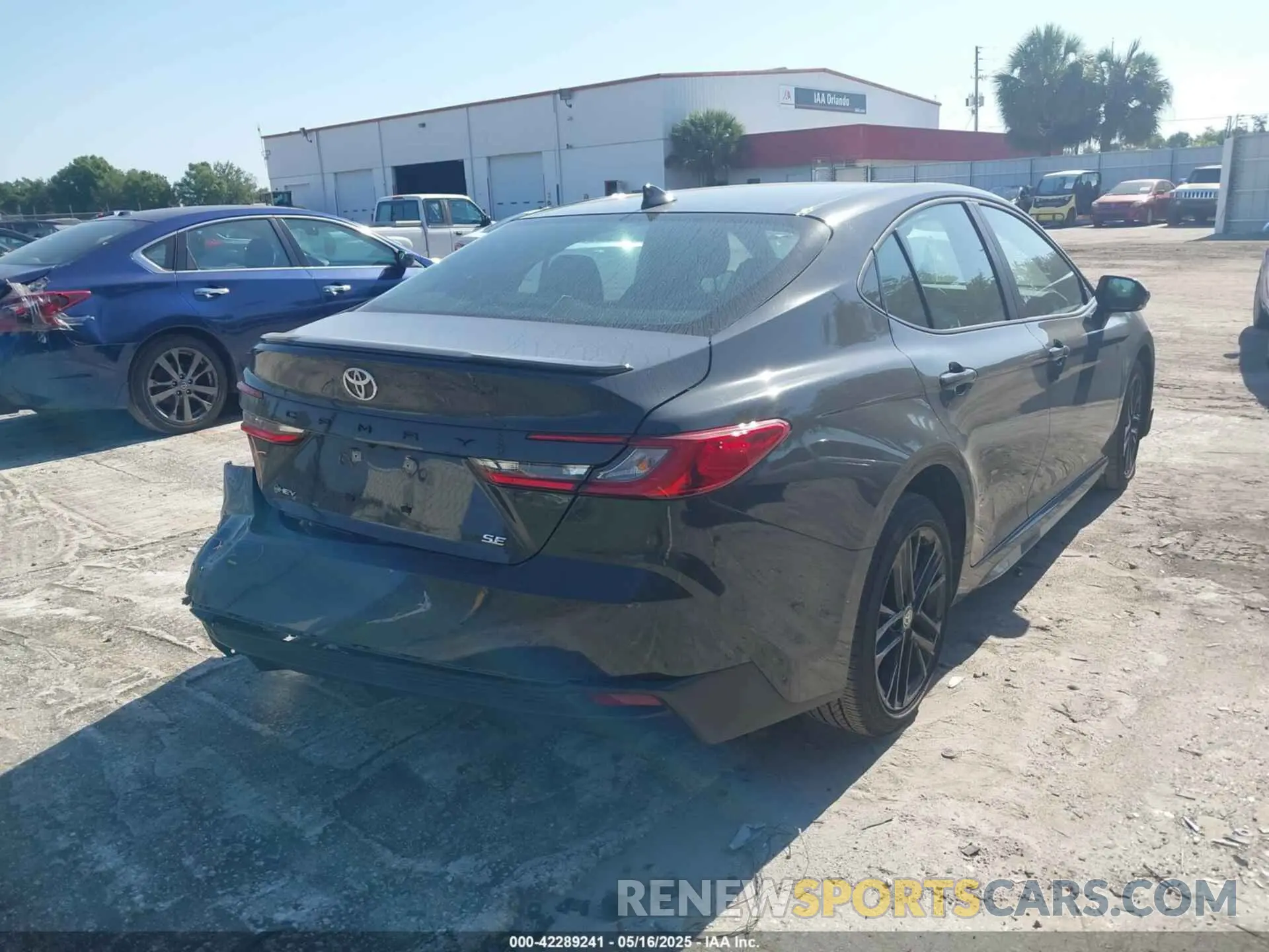4 fotografías del automóvil dañado 4T1DAACKXSU060912 TOYOTA CAMRY 2025