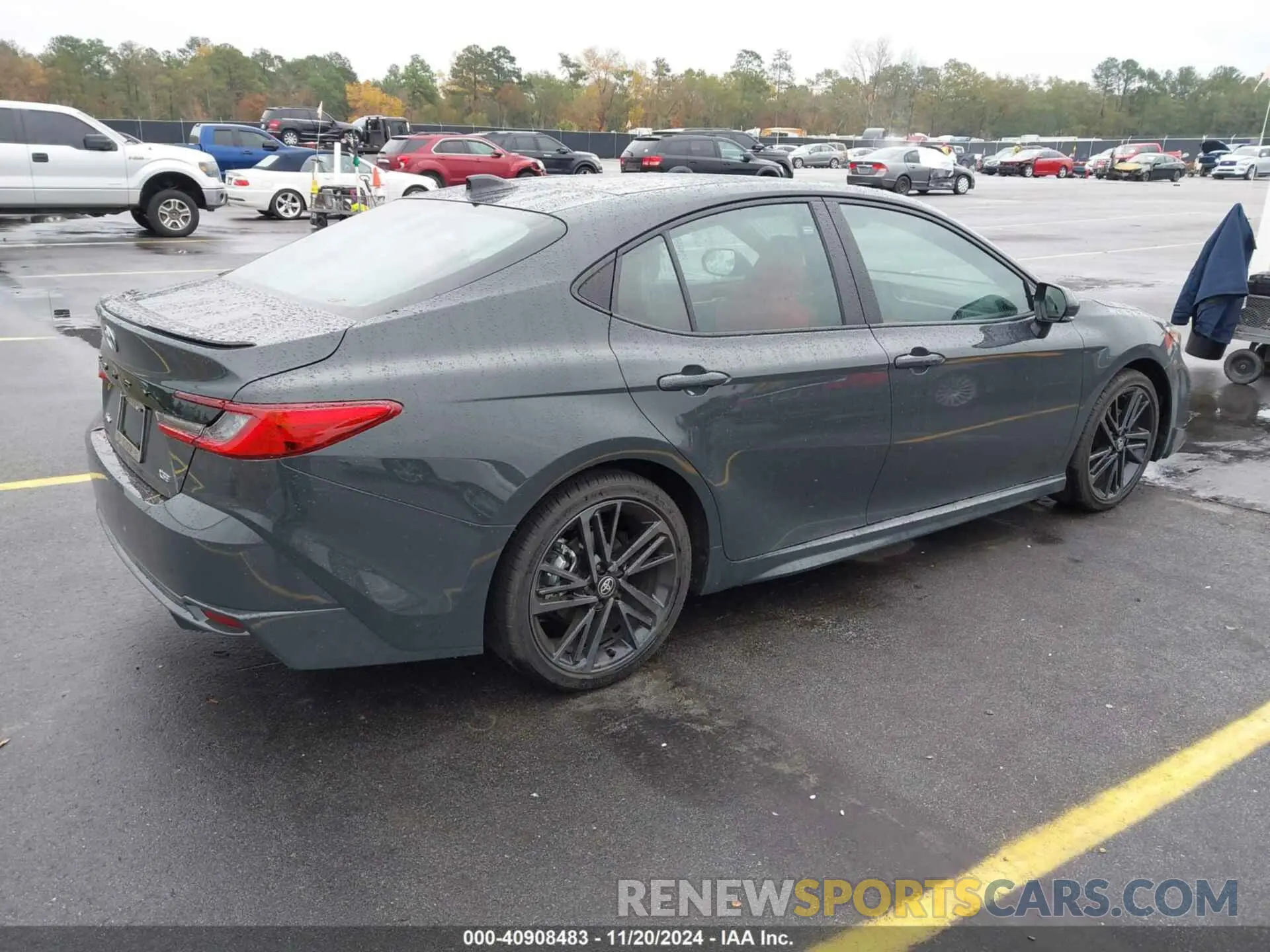 4 fotografías del automóvil dañado 4T1DAACKXSU062742 TOYOTA CAMRY 2025