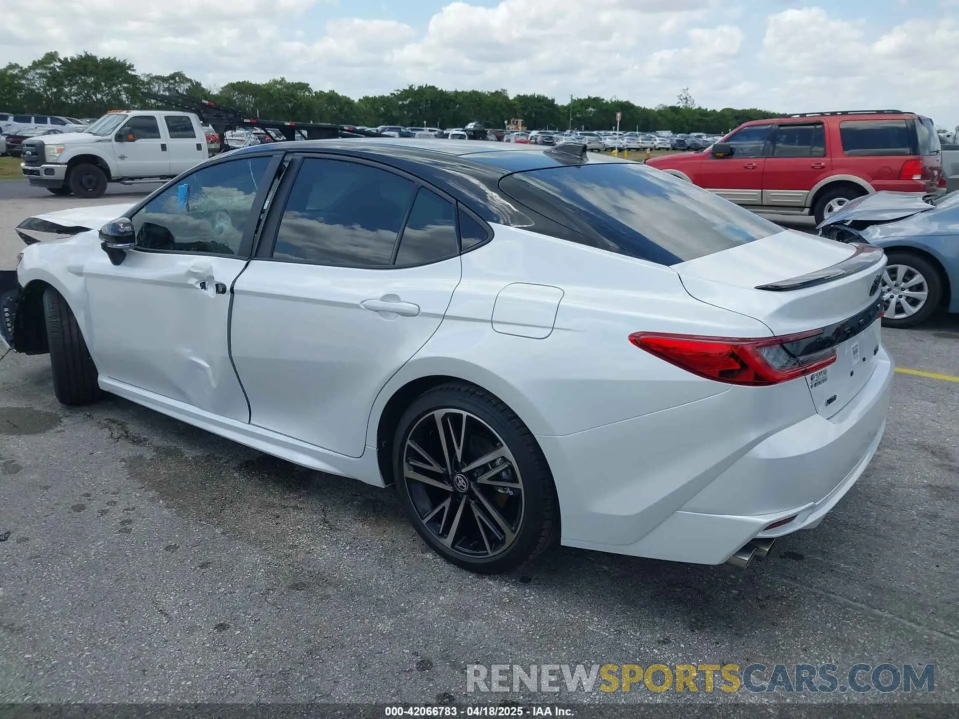 3 fotografías del automóvil dañado 4T1DAACKXSU079945 TOYOTA CAMRY 2025
