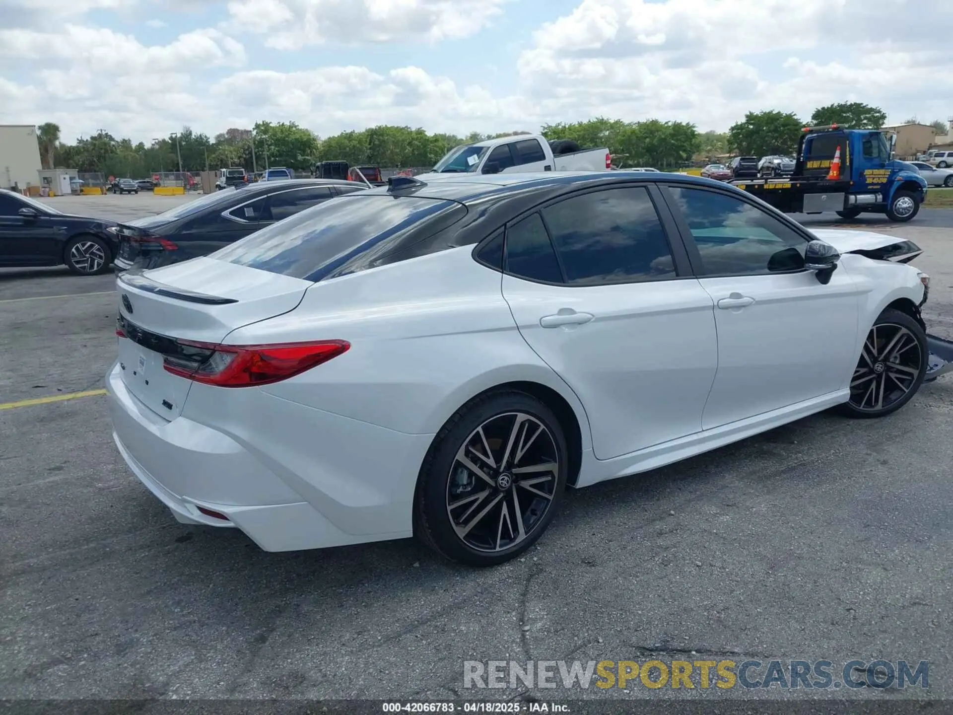 4 fotografías del automóvil dañado 4T1DAACKXSU079945 TOYOTA CAMRY 2025