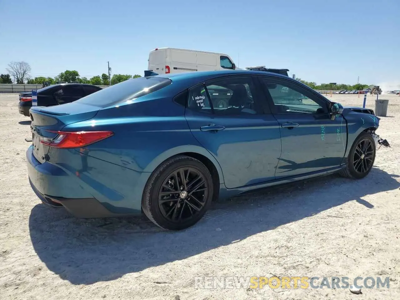 3 fotografías del automóvil dañado 4T1DAACKXSU097006 TOYOTA CAMRY 2025