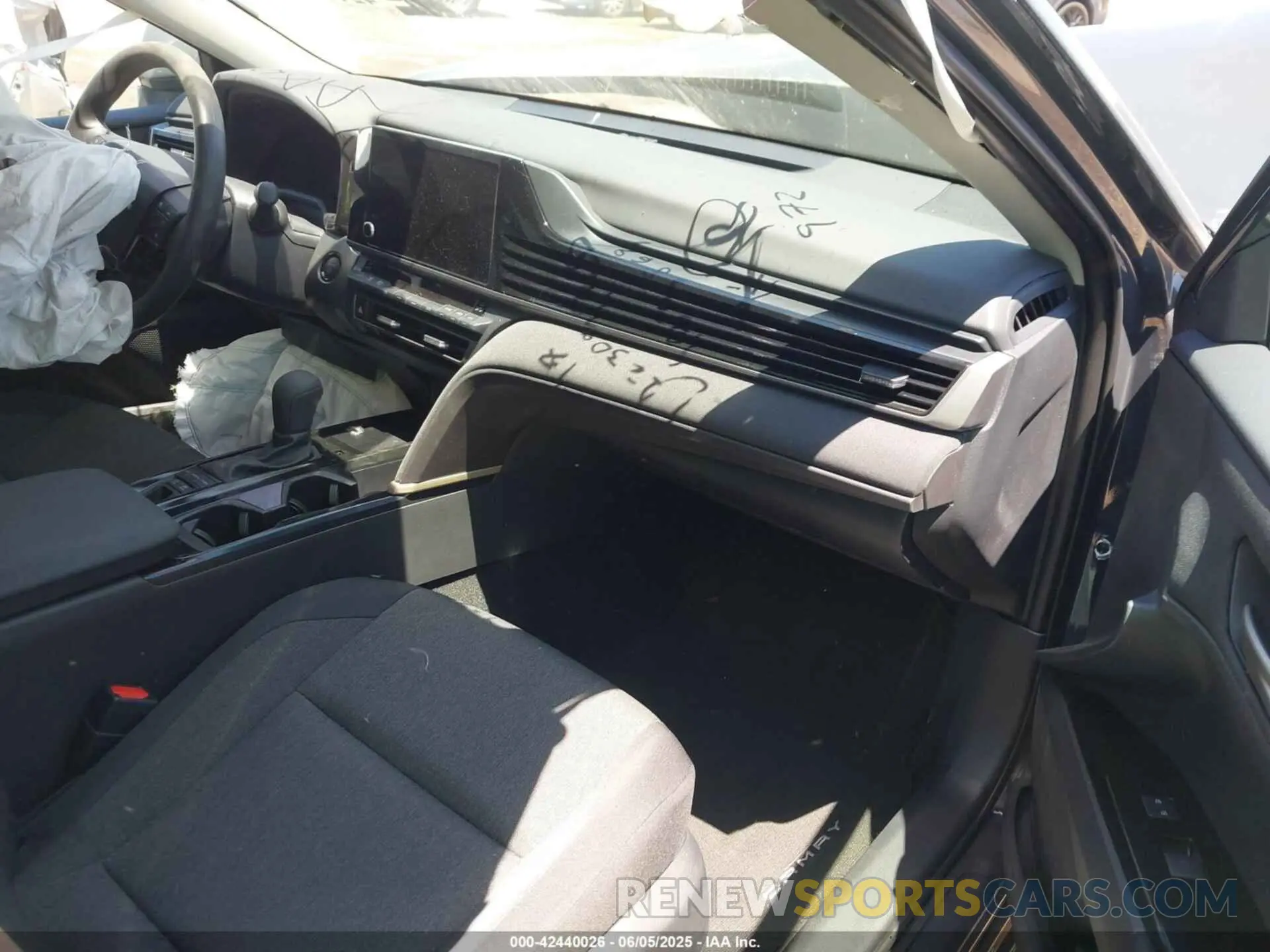 5 fotografías del automóvil dañado 4T1DAACKXSU103869 TOYOTA CAMRY 2025