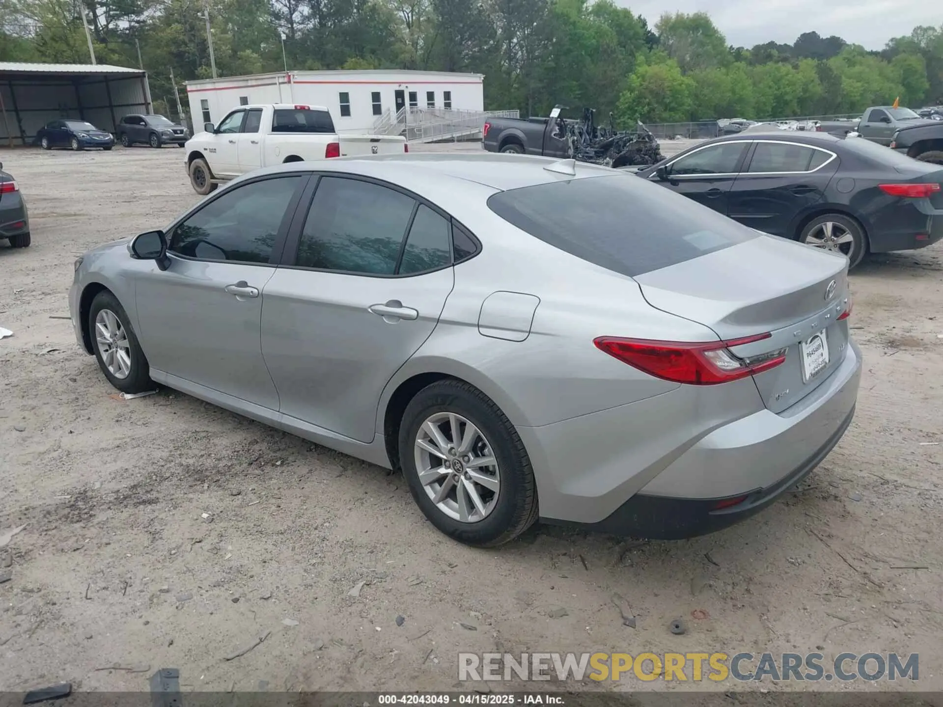 3 fotografías del automóvil dañado 4T1DAACKXSU120235 TOYOTA CAMRY 2025