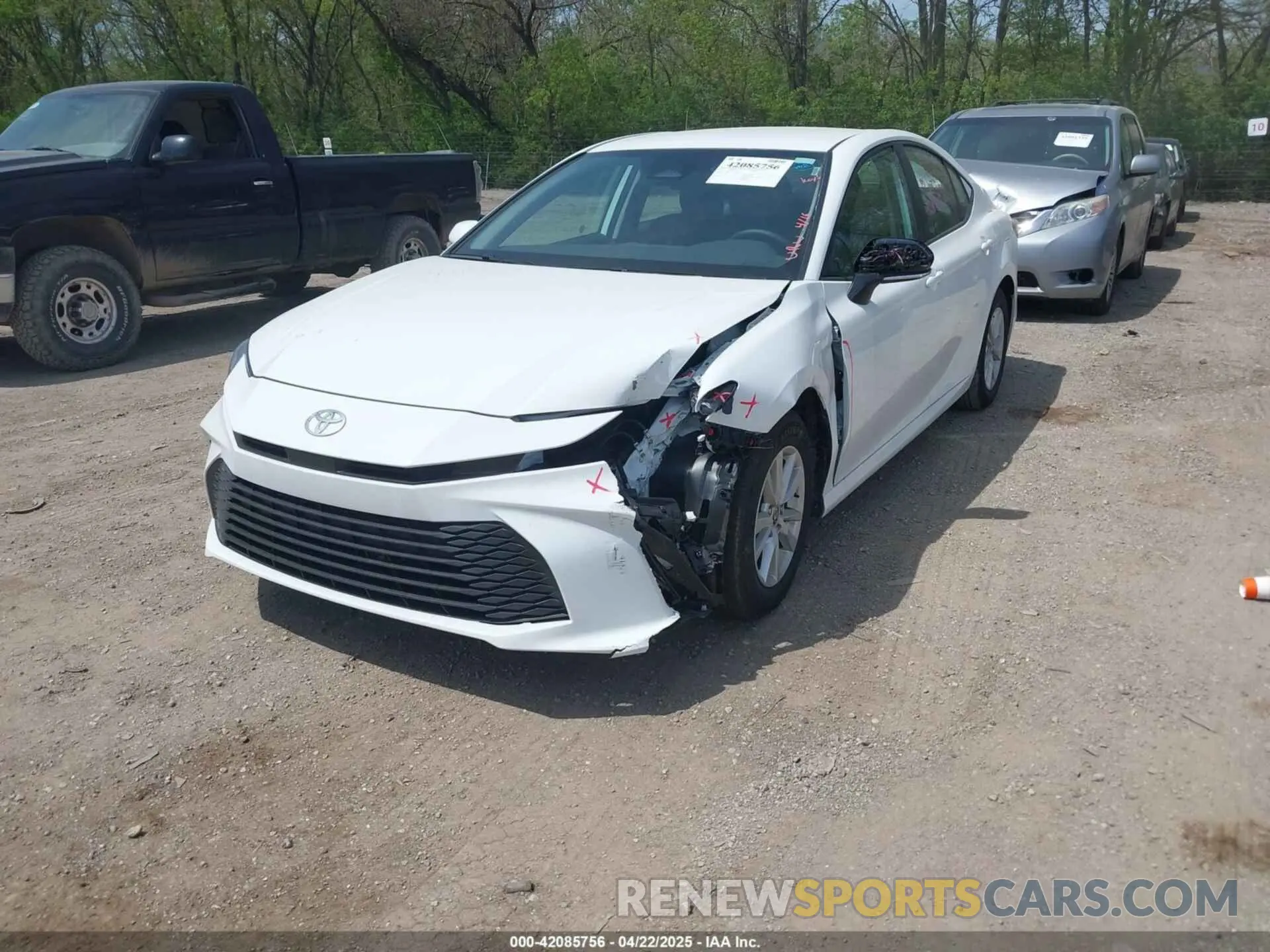2 fotografías del automóvil dañado 4T1DAACKXSU131655 TOYOTA CAMRY 2025
