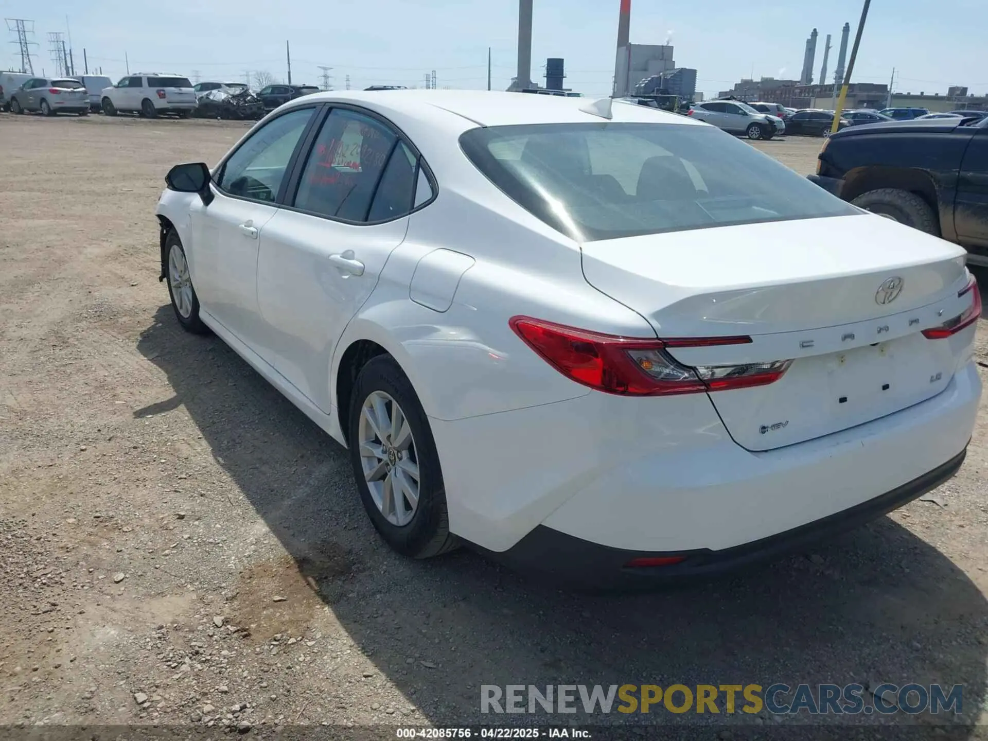 3 fotografías del automóvil dañado 4T1DAACKXSU131655 TOYOTA CAMRY 2025