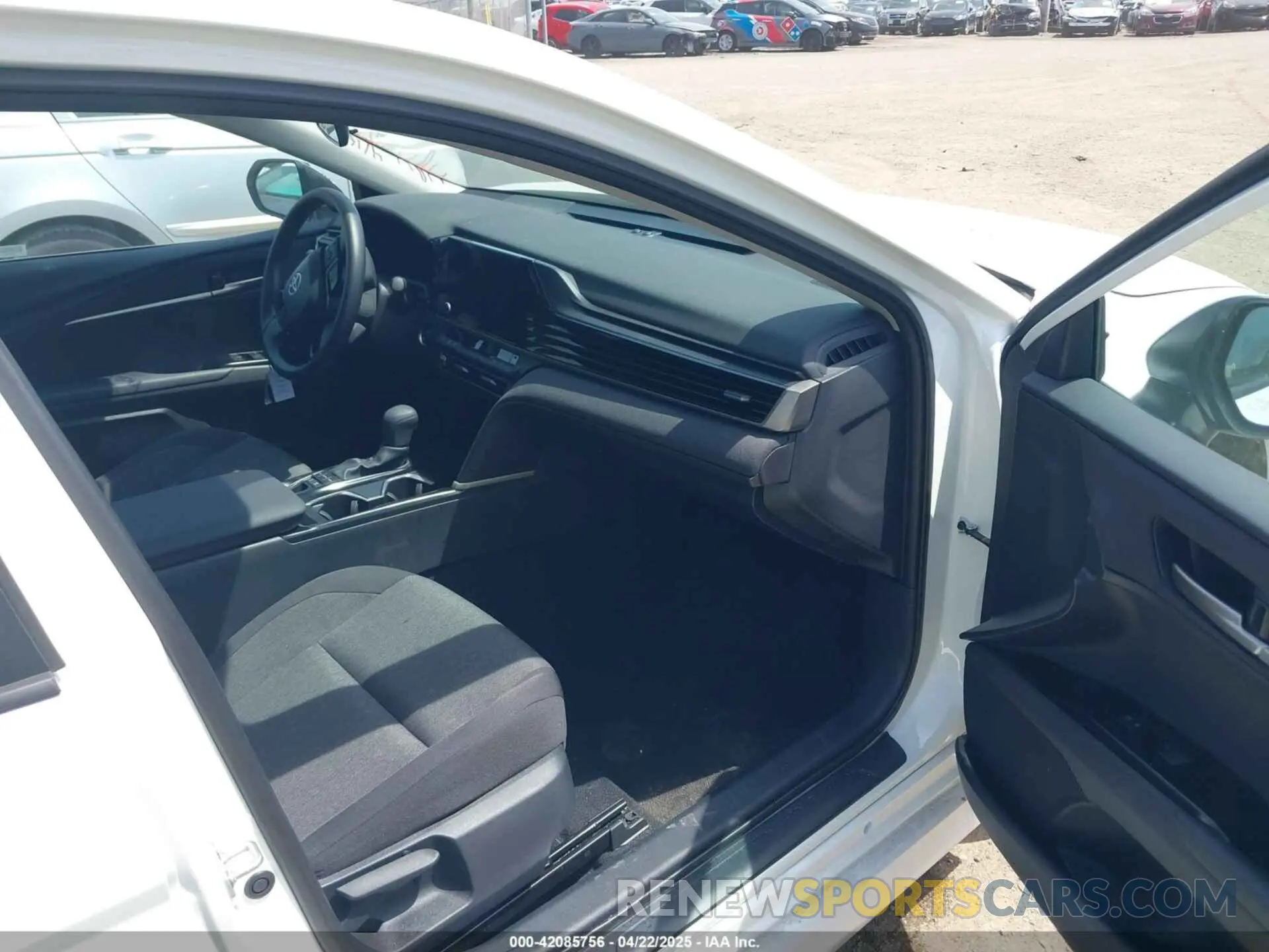 5 fotografías del automóvil dañado 4T1DAACKXSU131655 TOYOTA CAMRY 2025