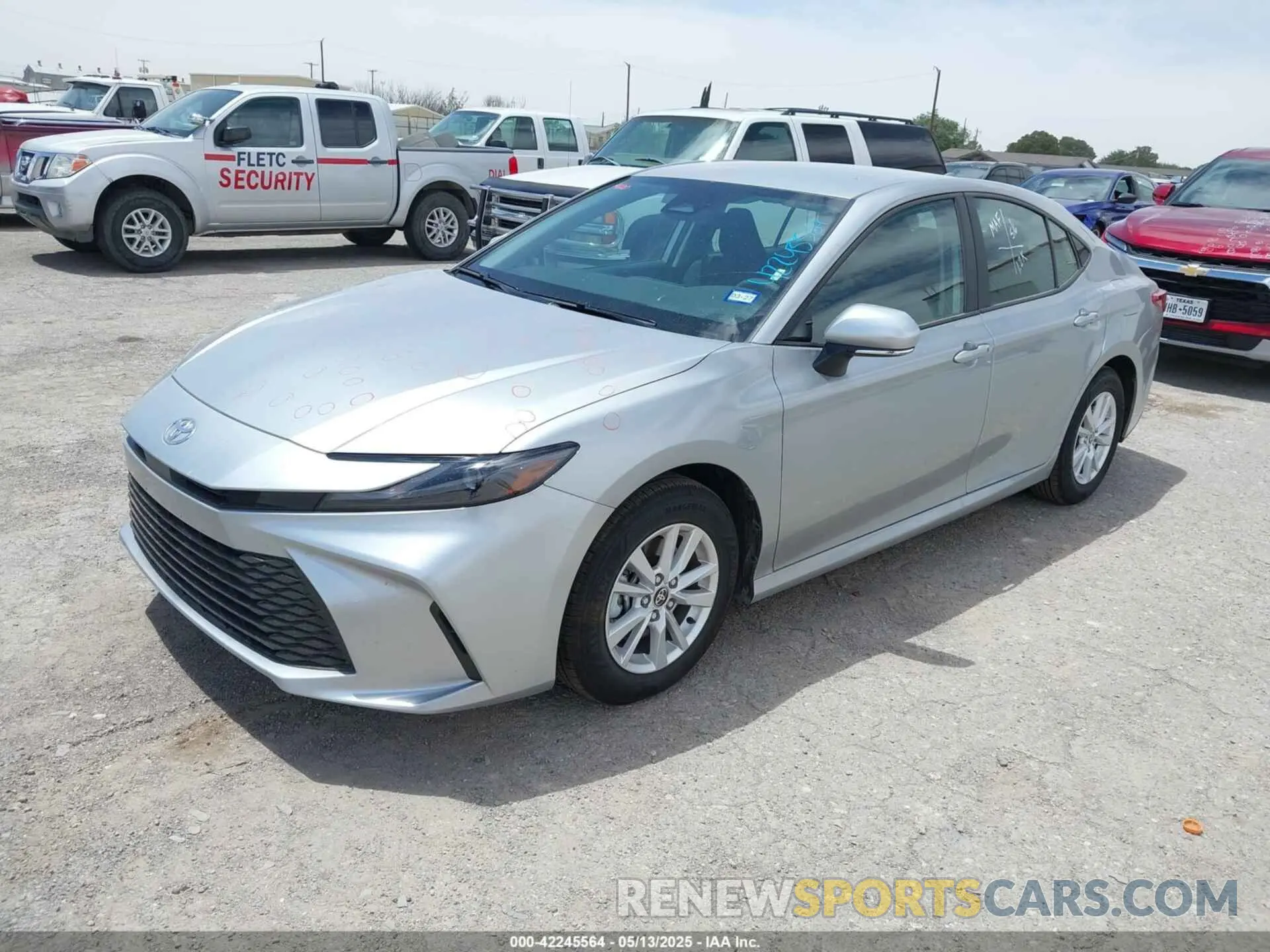 2 fotografías del automóvil dañado 4T1DAACKXSU137360 TOYOTA CAMRY 2025