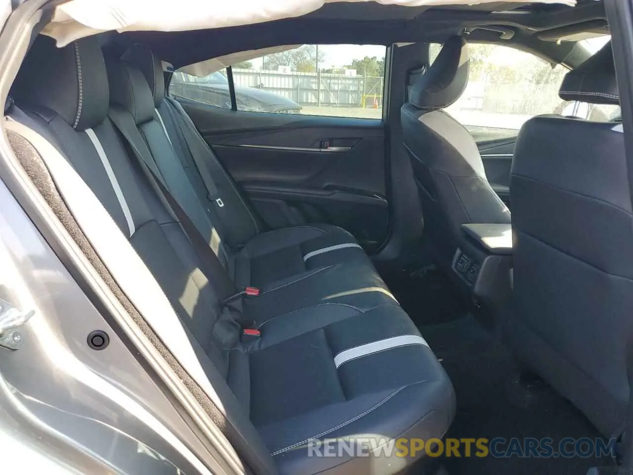 10 fotografías del automóvil dañado 4T1DAACKXSU517010 TOYOTA CAMRY 2025