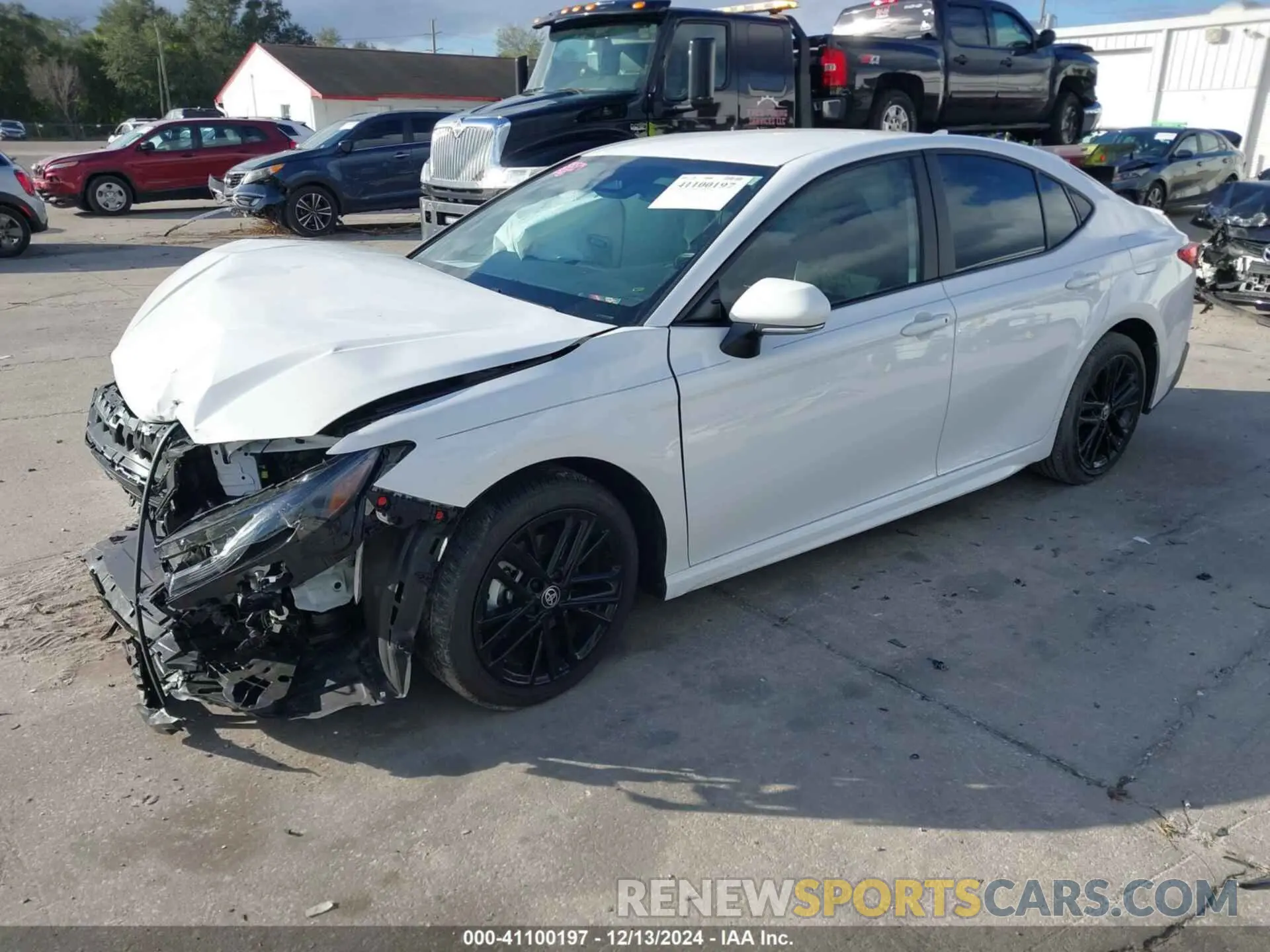 2 fotografías del automóvil dañado 4T1DAACKXSU528878 TOYOTA CAMRY 2025