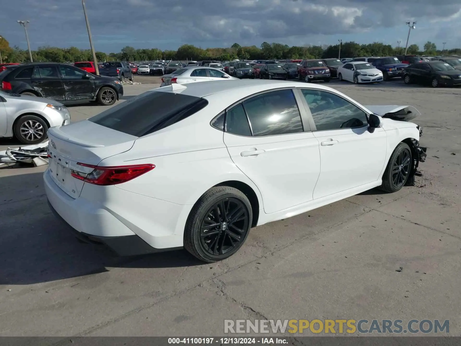 4 fotografías del automóvil dañado 4T1DAACKXSU528878 TOYOTA CAMRY 2025