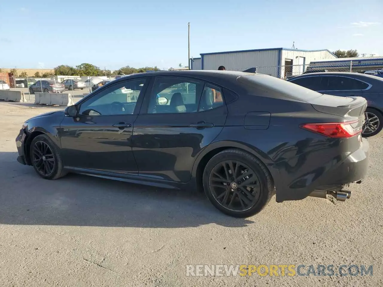 2 fotografías del automóvil dañado 4T1DAACKXSU532364 TOYOTA CAMRY 2025