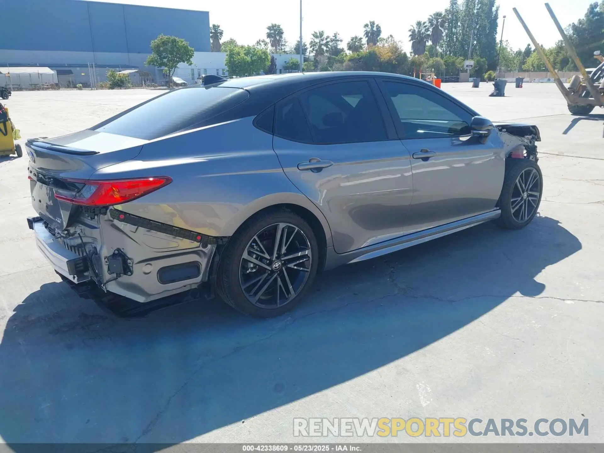 4 fotografías del automóvil dañado 4T1DAACKXSU554364 TOYOTA CAMRY 2025